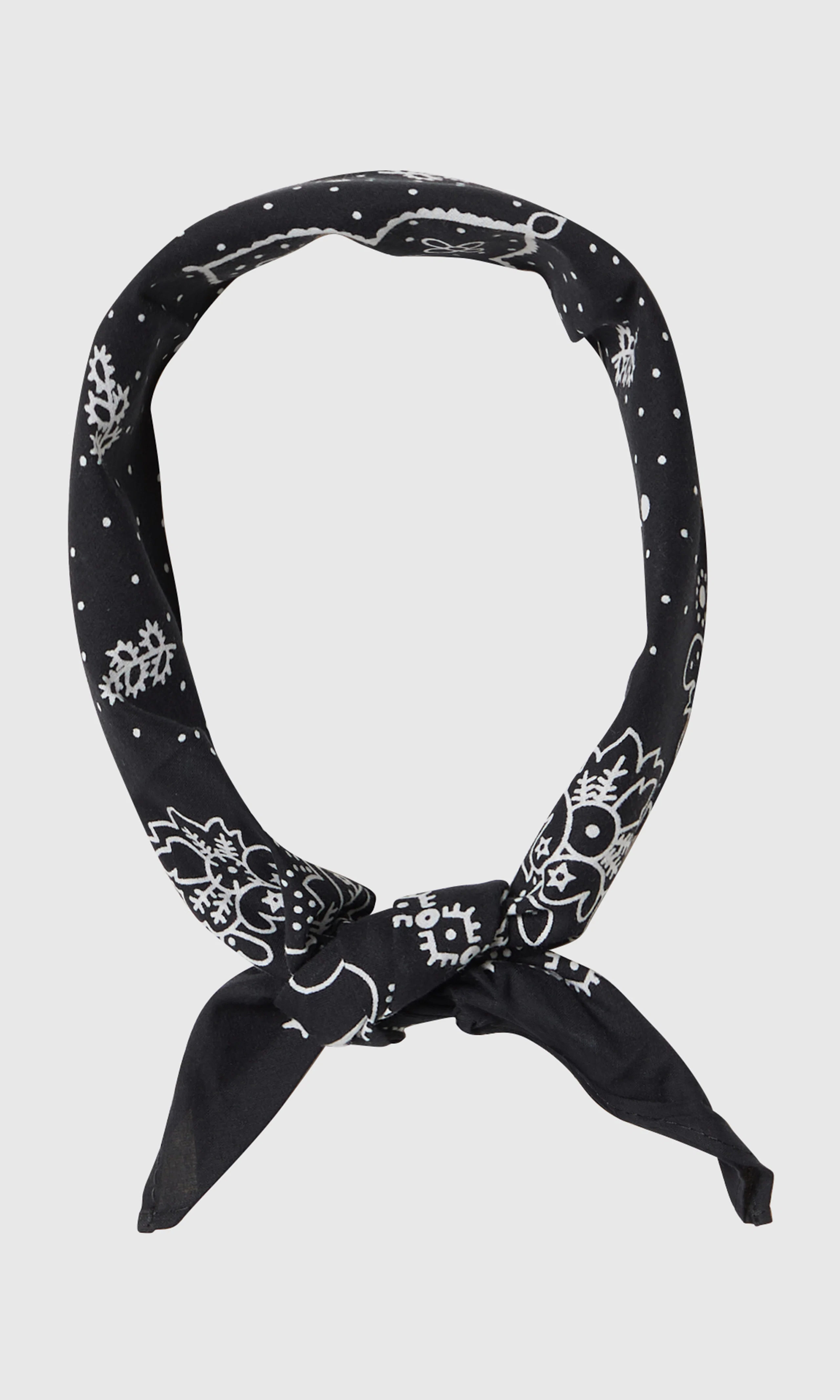 Paisley Musta Bandana Huivi. Front. Flat.