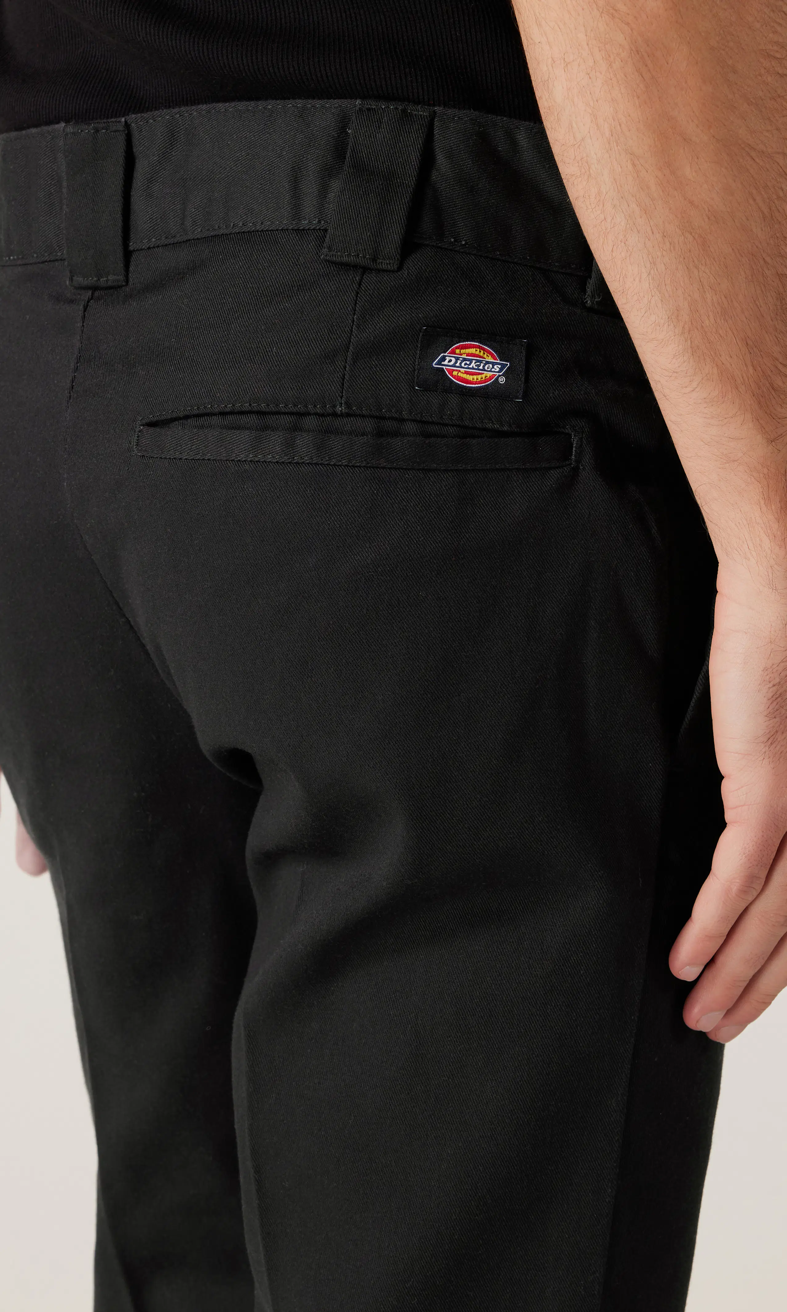 872 Slim Fit Work Mustat Housut. Detail 1. Model.