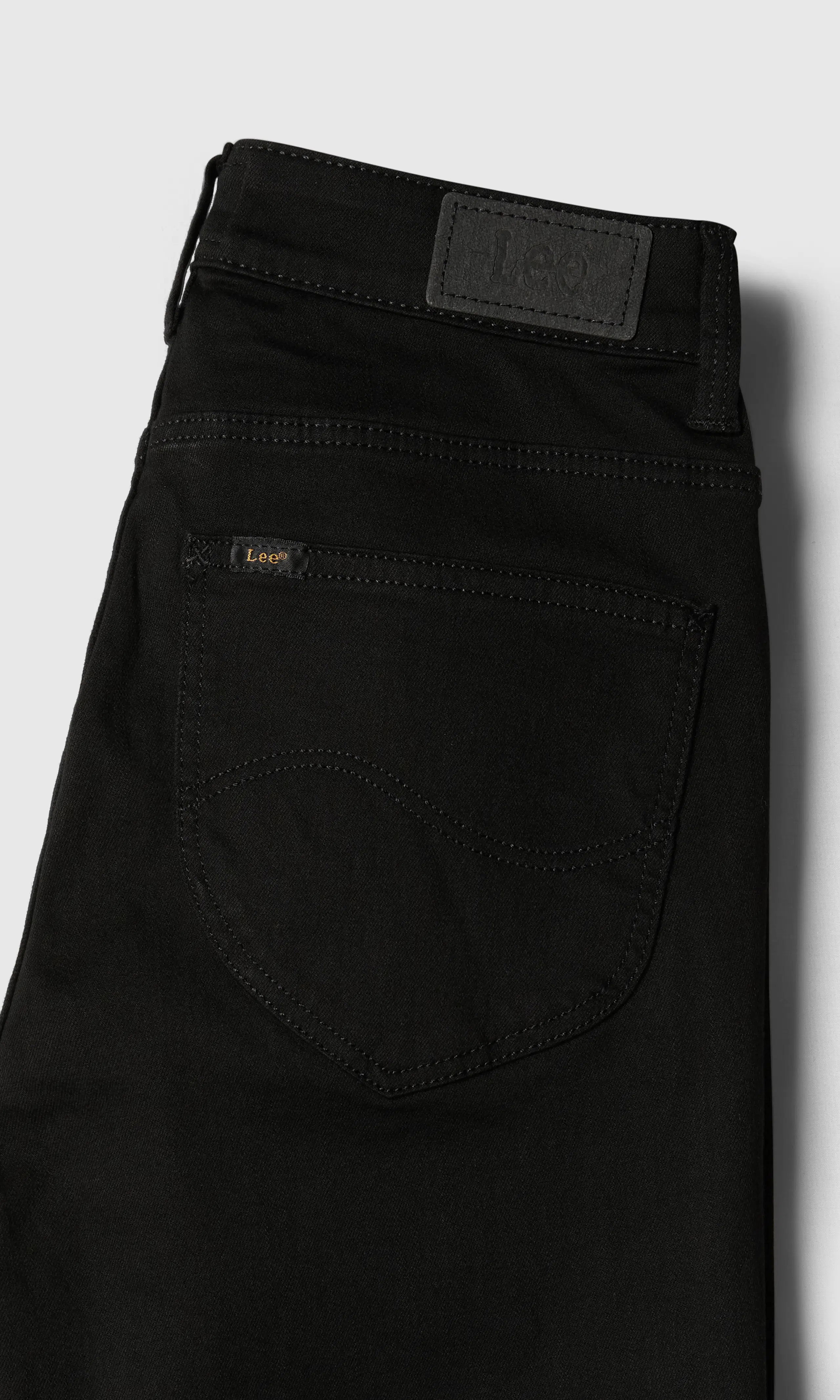 Breese Jeans. Detail 1. Flat.