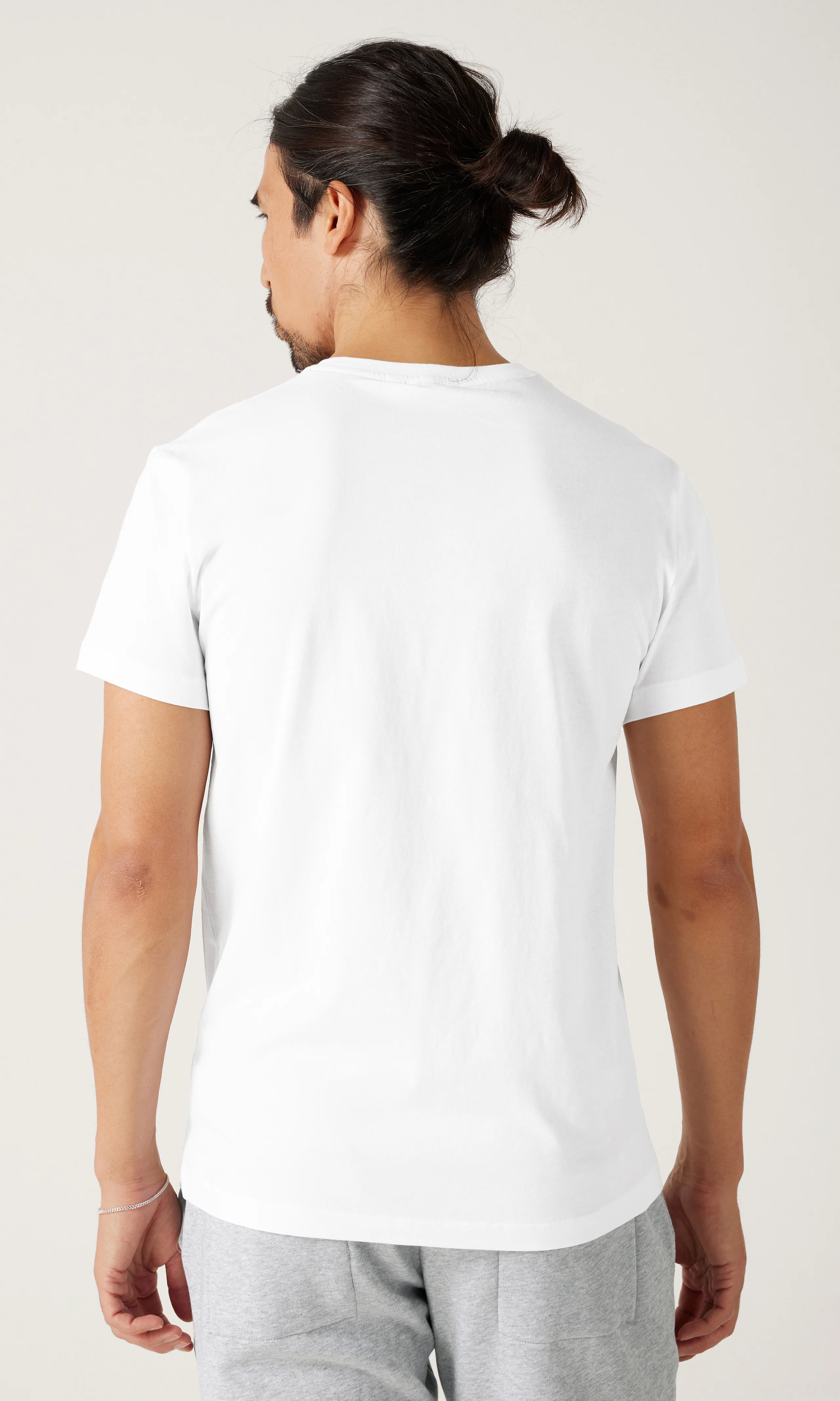 Centre Vit T-shirt. Back. Model.