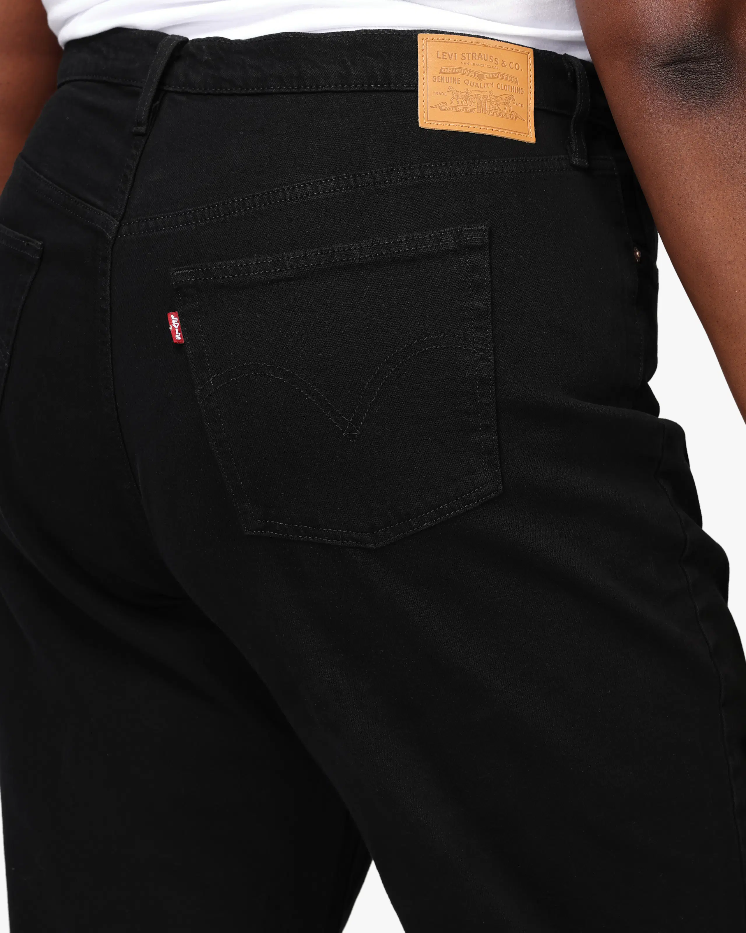 Ribcage Straight Ankle Svart Jeans (Plus). Detail 2. Model.
