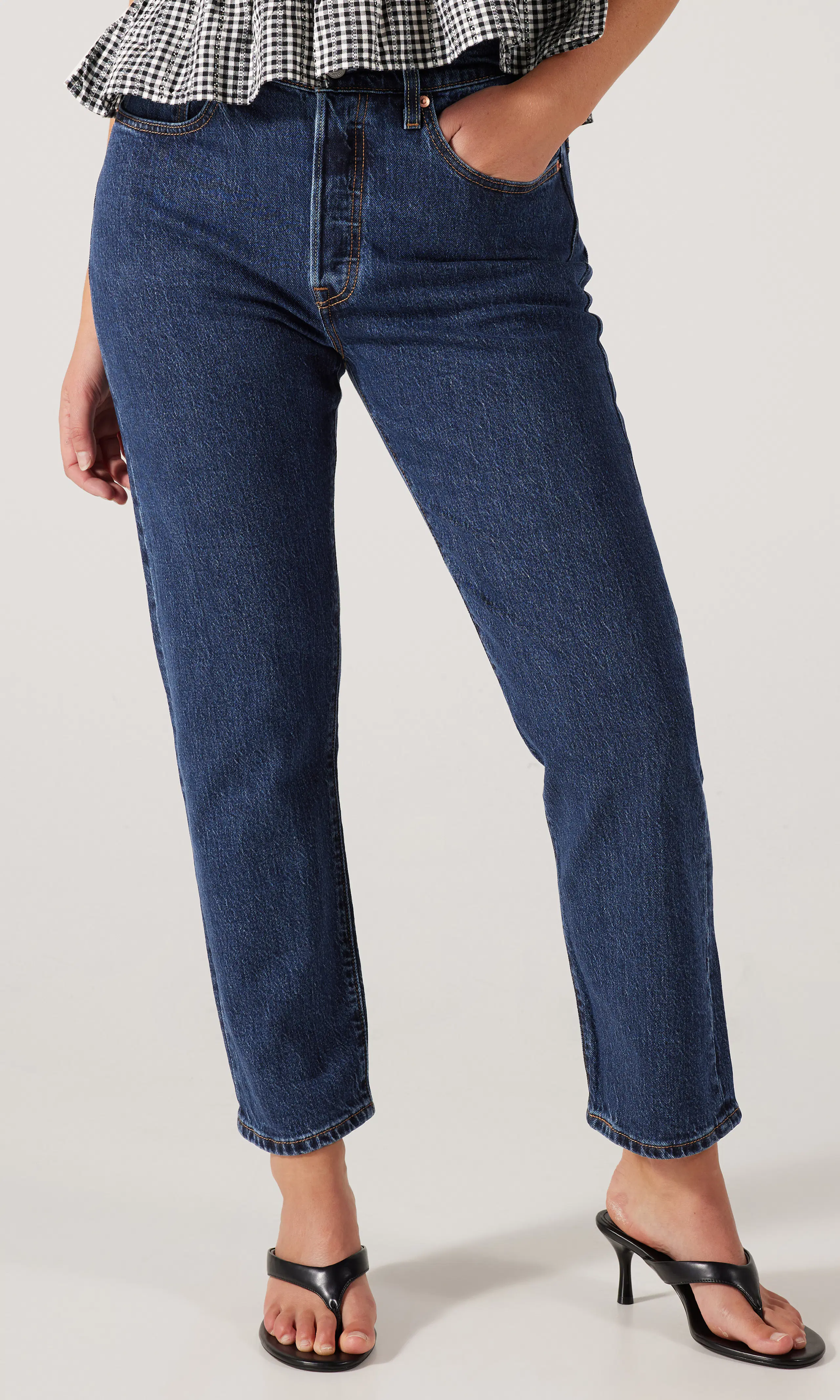 501® Crop Jeans. Front. Model.