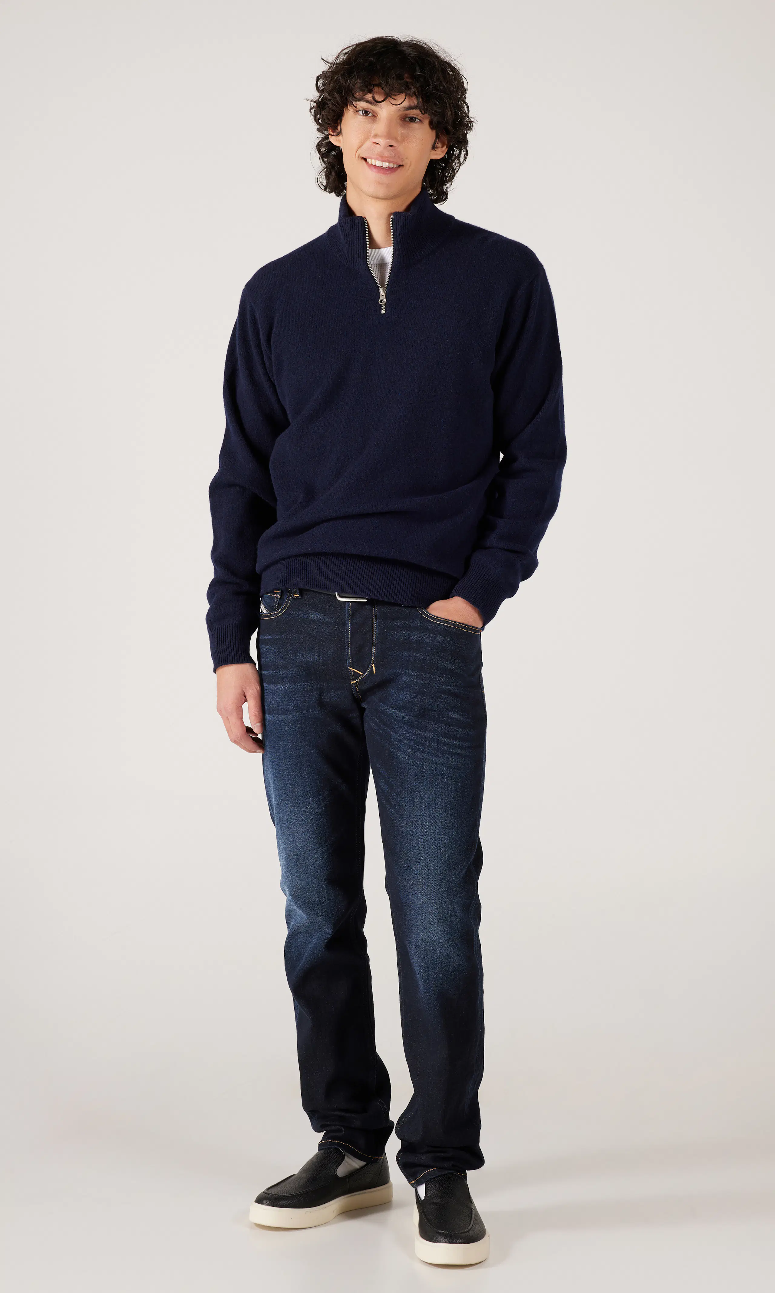 1986 Larkee-Beex Mørk Blå Jeans. Front. Model.
