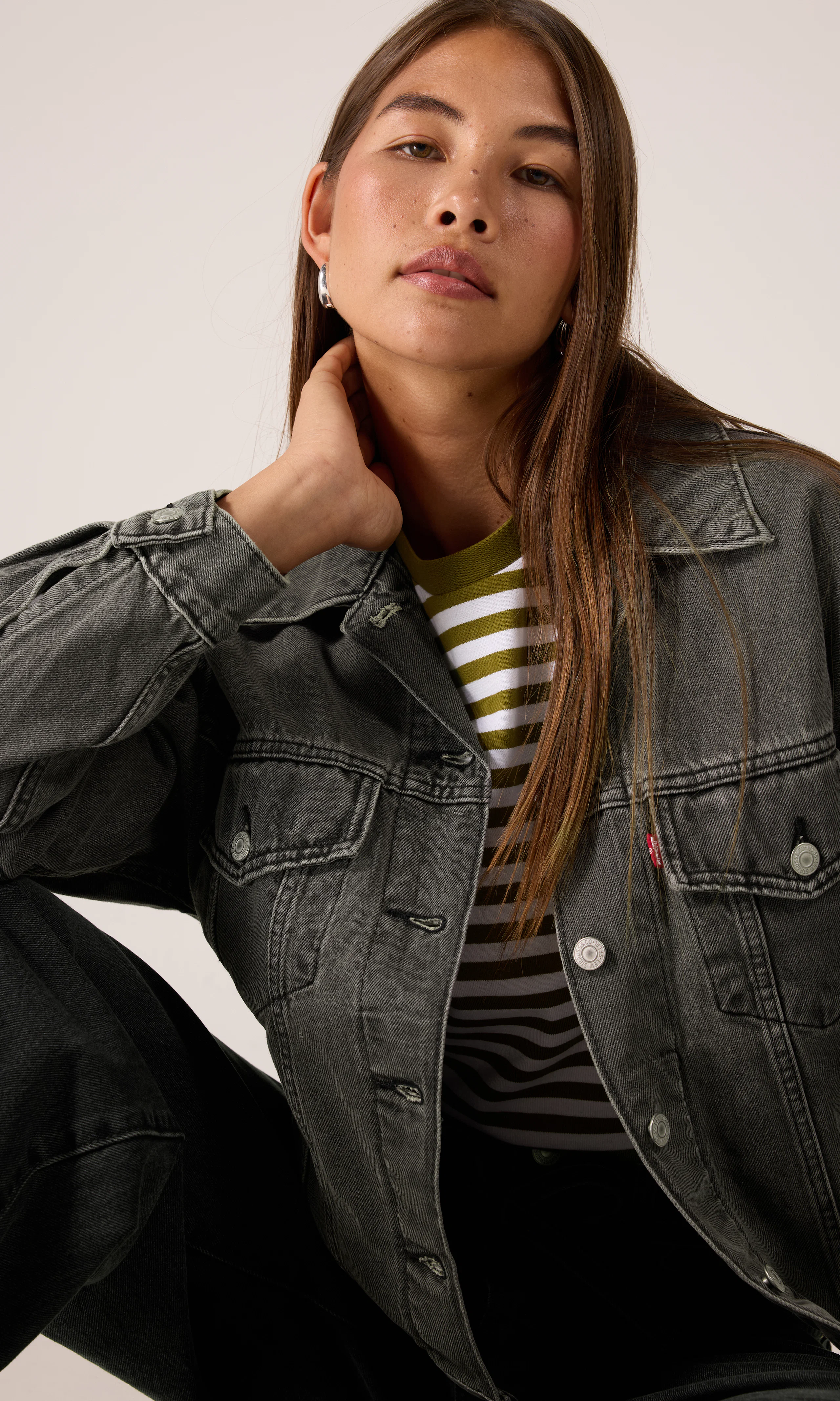 90s Trucker Jacka. Front. Model.