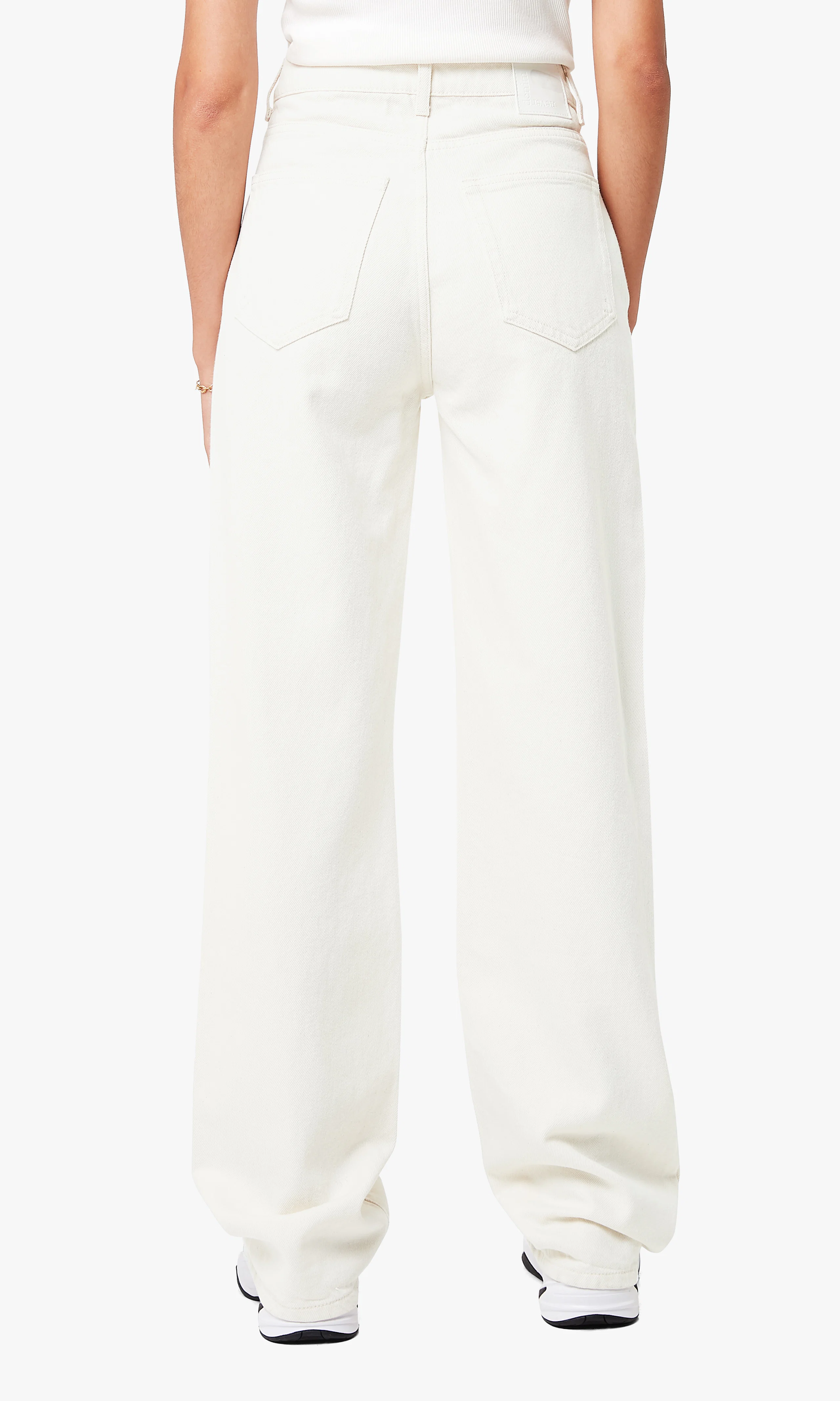 Regular Wide Jeans. Back. Model.