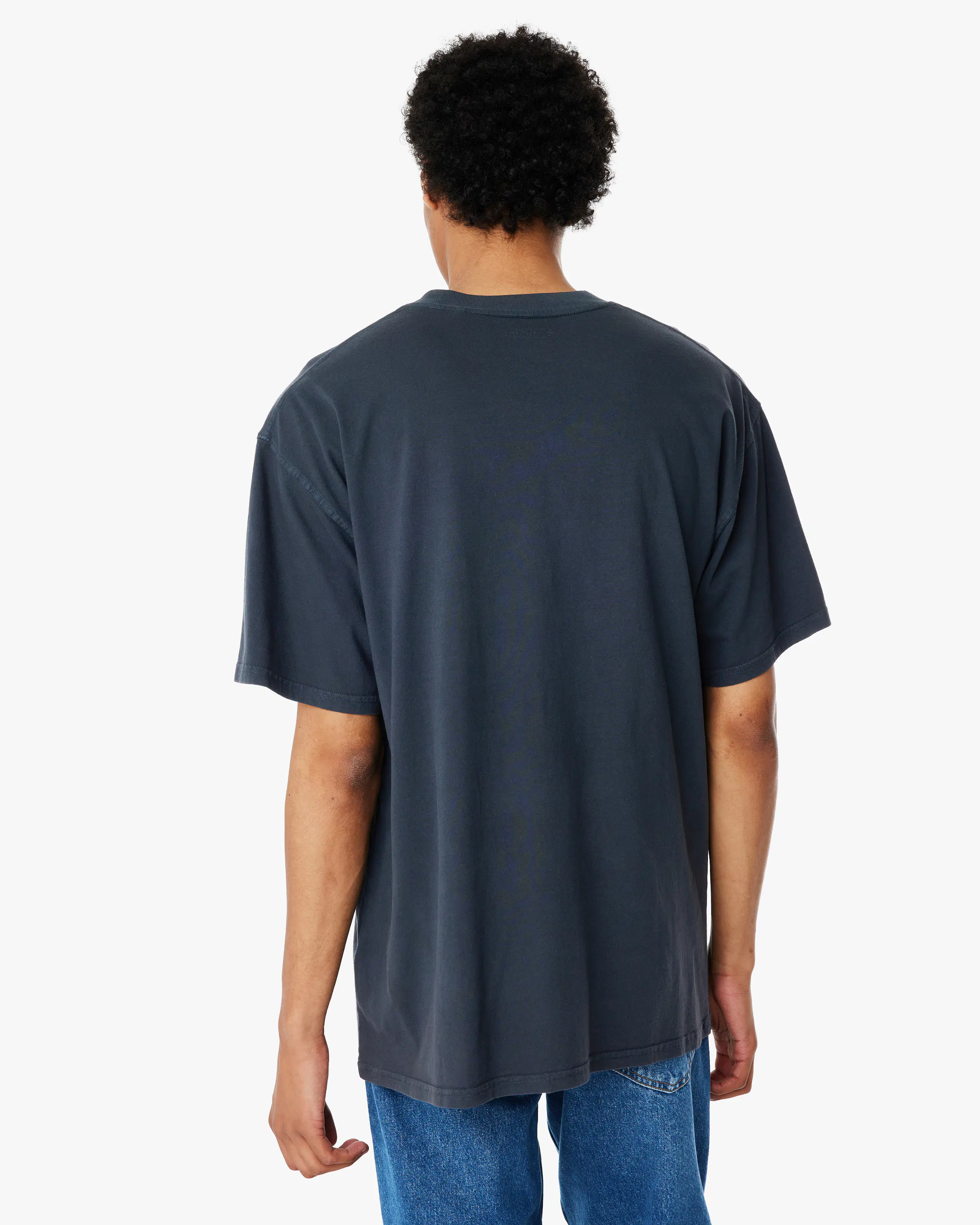 Aaliyah Loose Fit T-Skjorte. Back. Model.