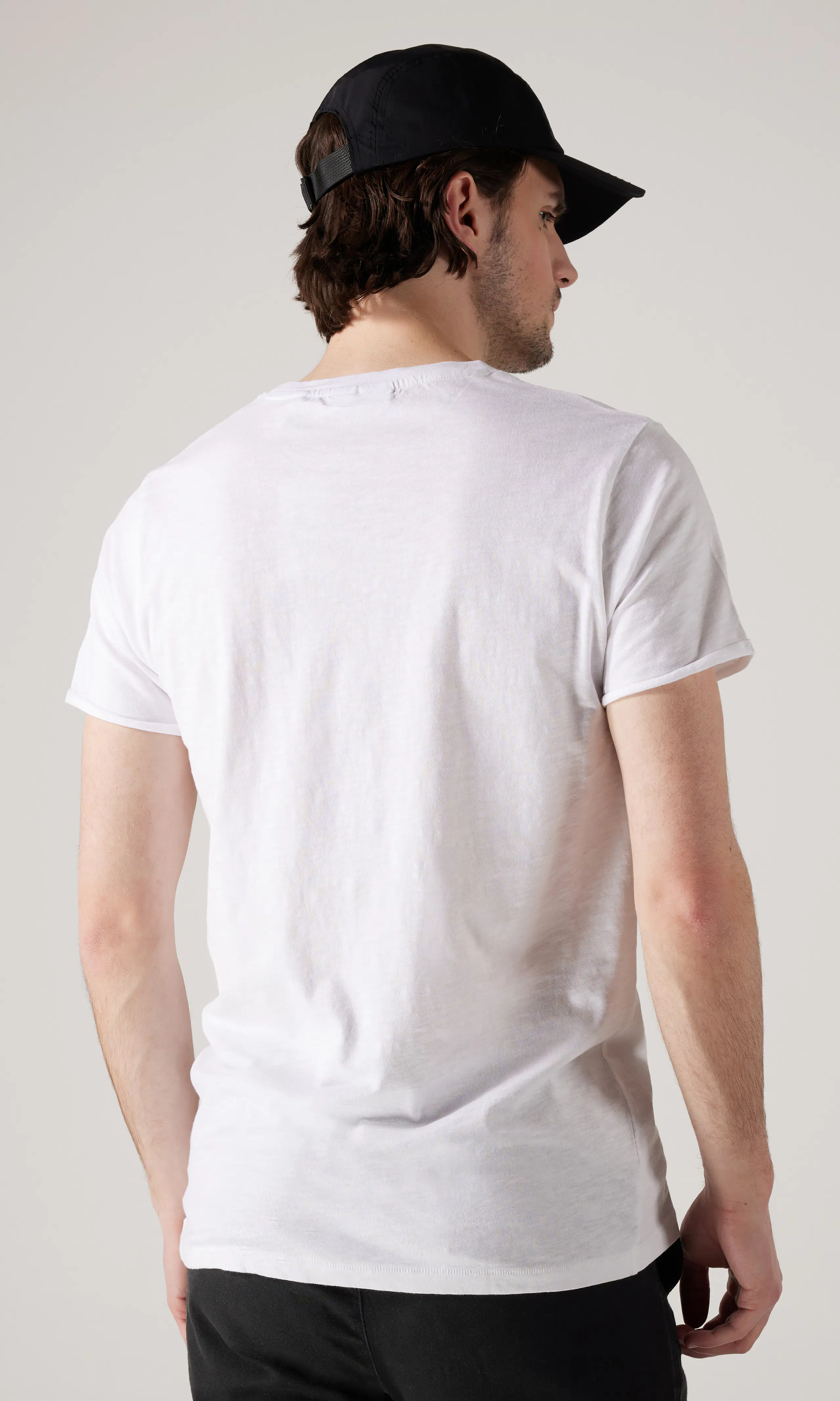 Buzz T-Paita. Back. Model.