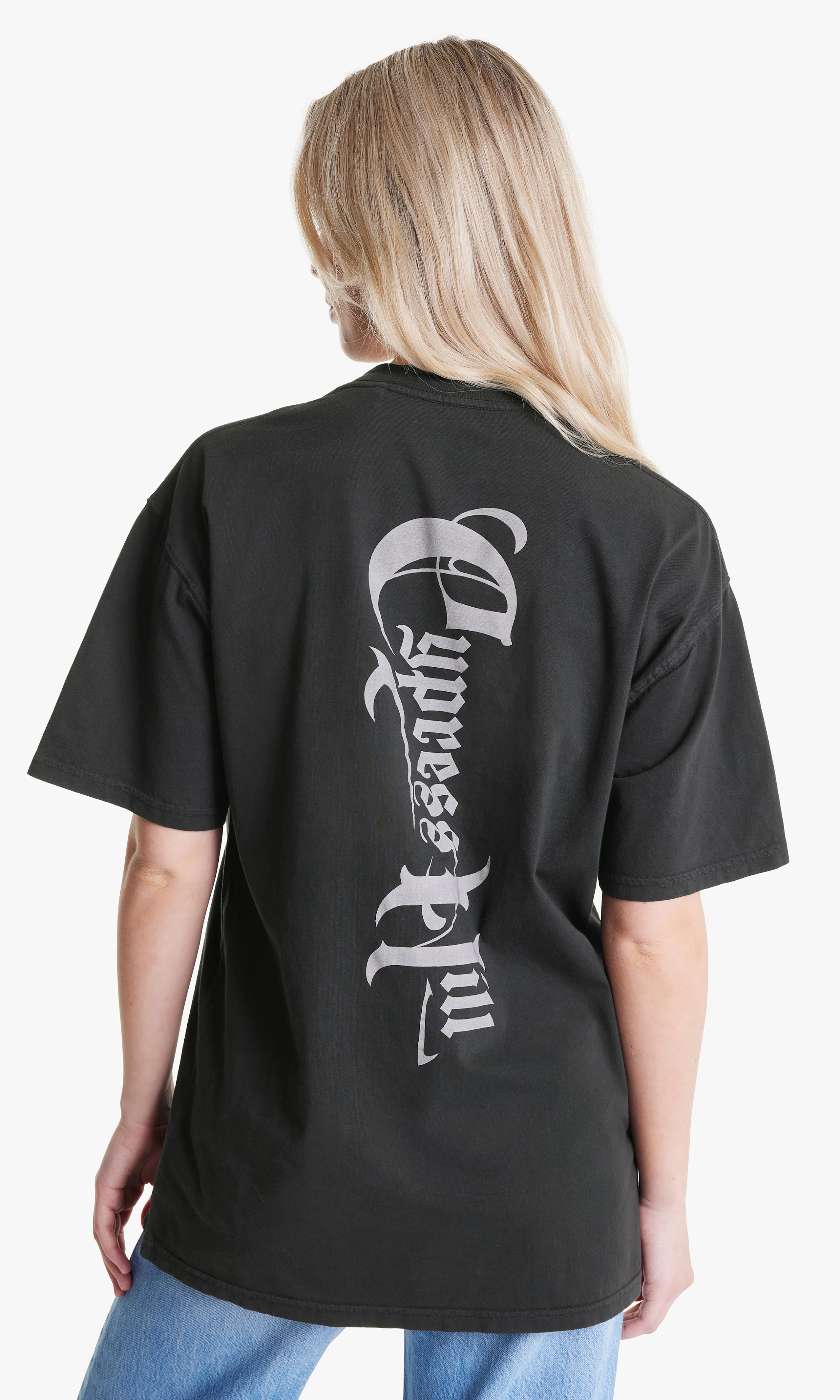 Cypress Hill Loose Fit T-Skjorte. Back. Model.