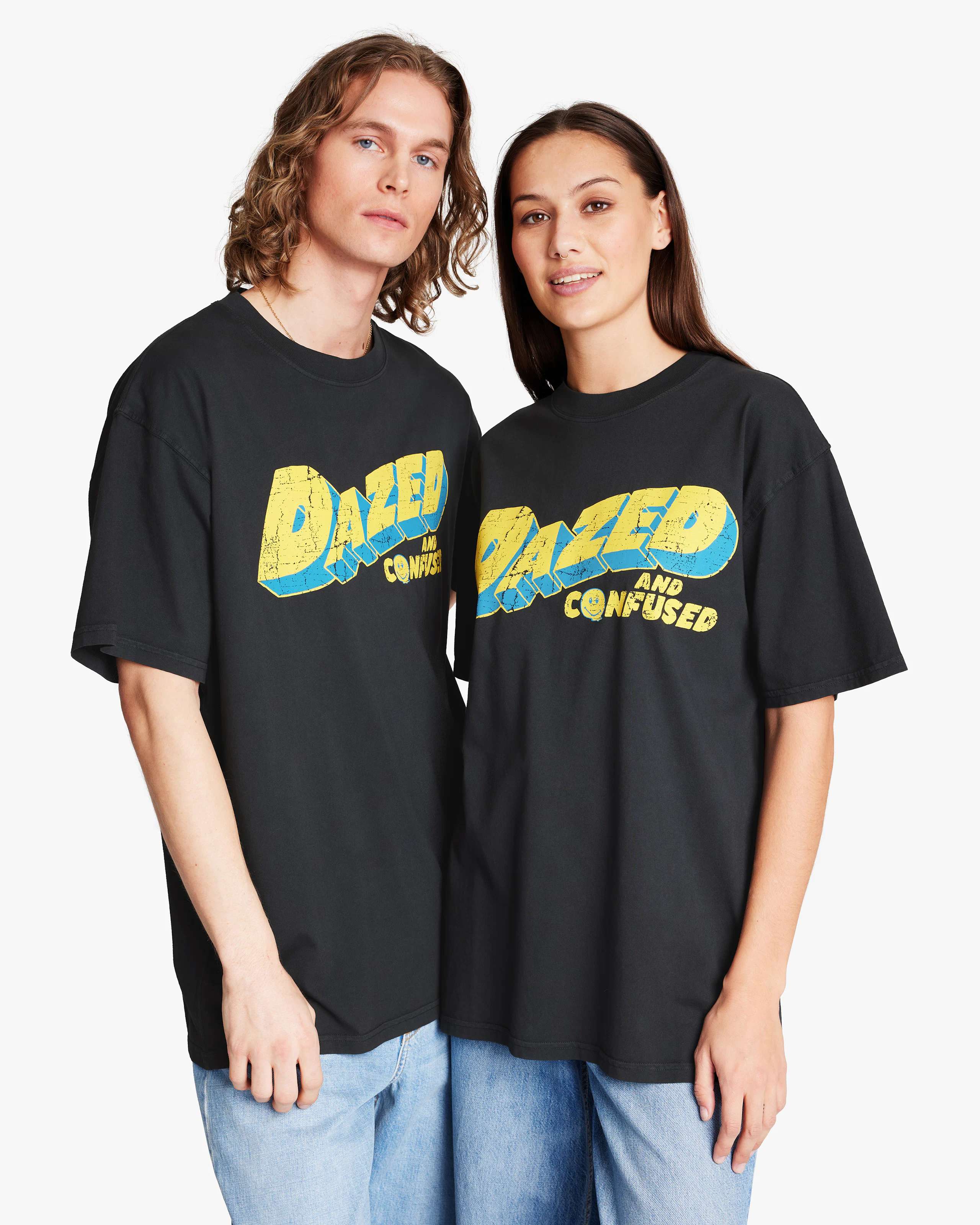 Dazed Loose Fit T-Paita. Front. Model.