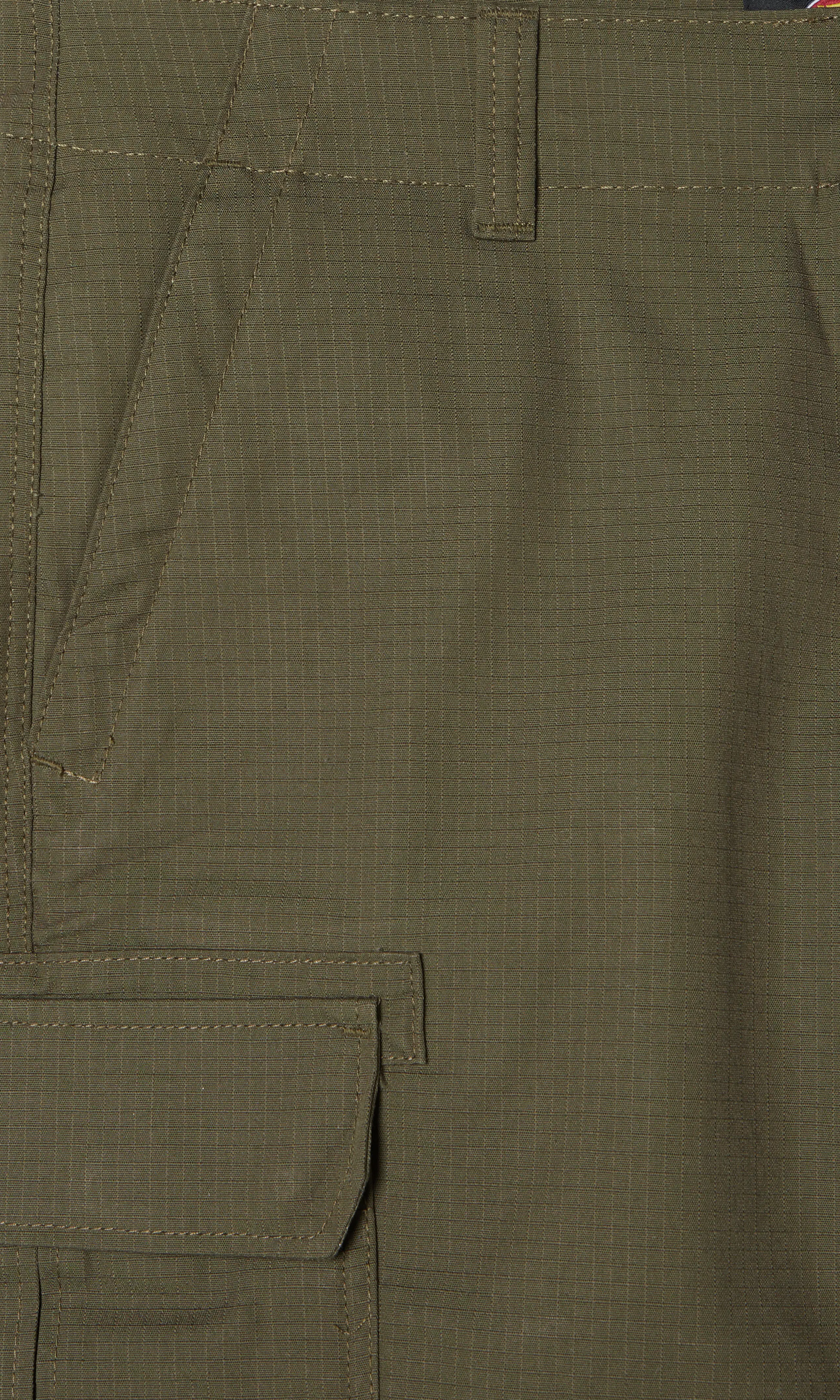 Millerville Grön Shorts. Detail 1. Flat.
