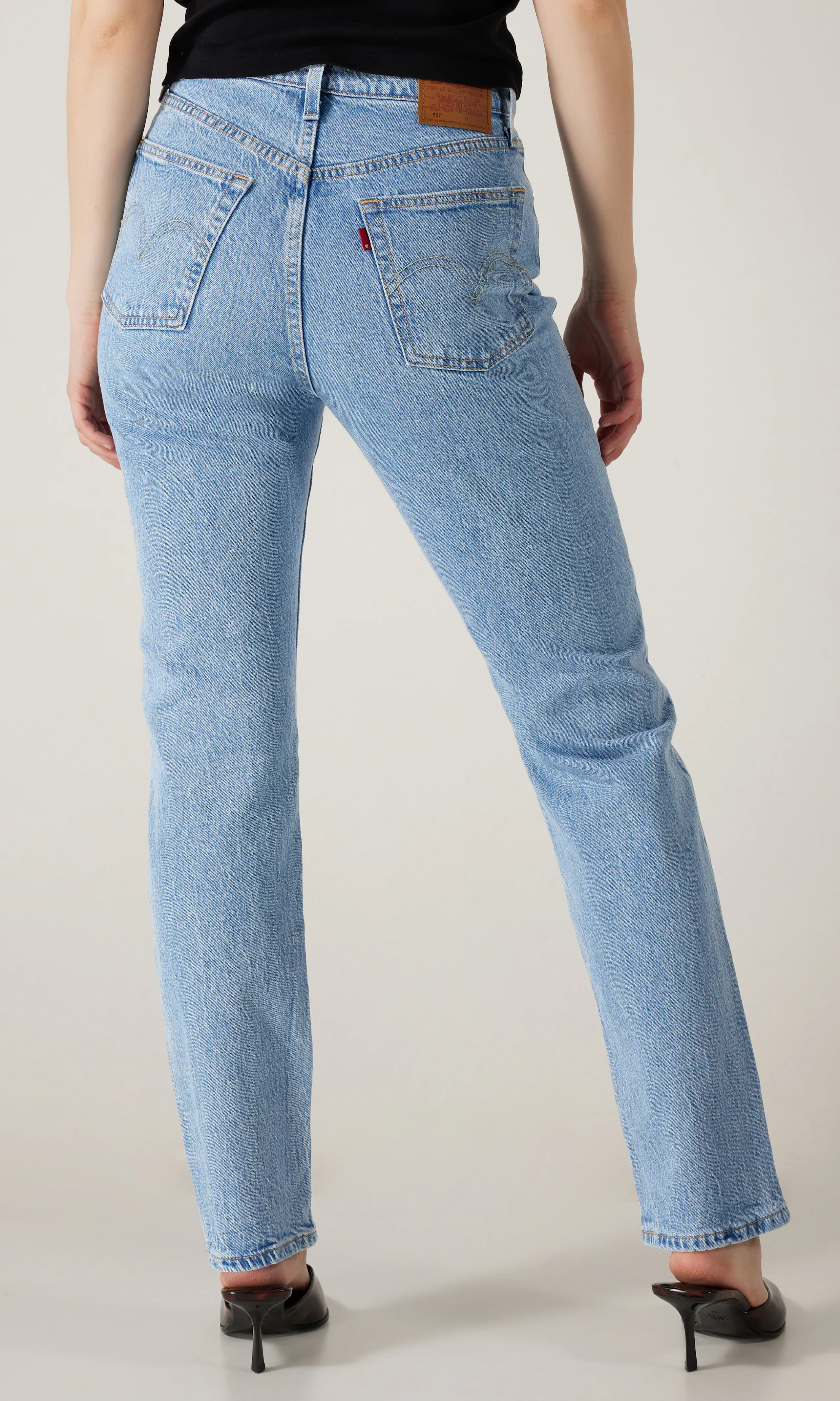 501® Original Lys Blå Jeans. Back. Model.