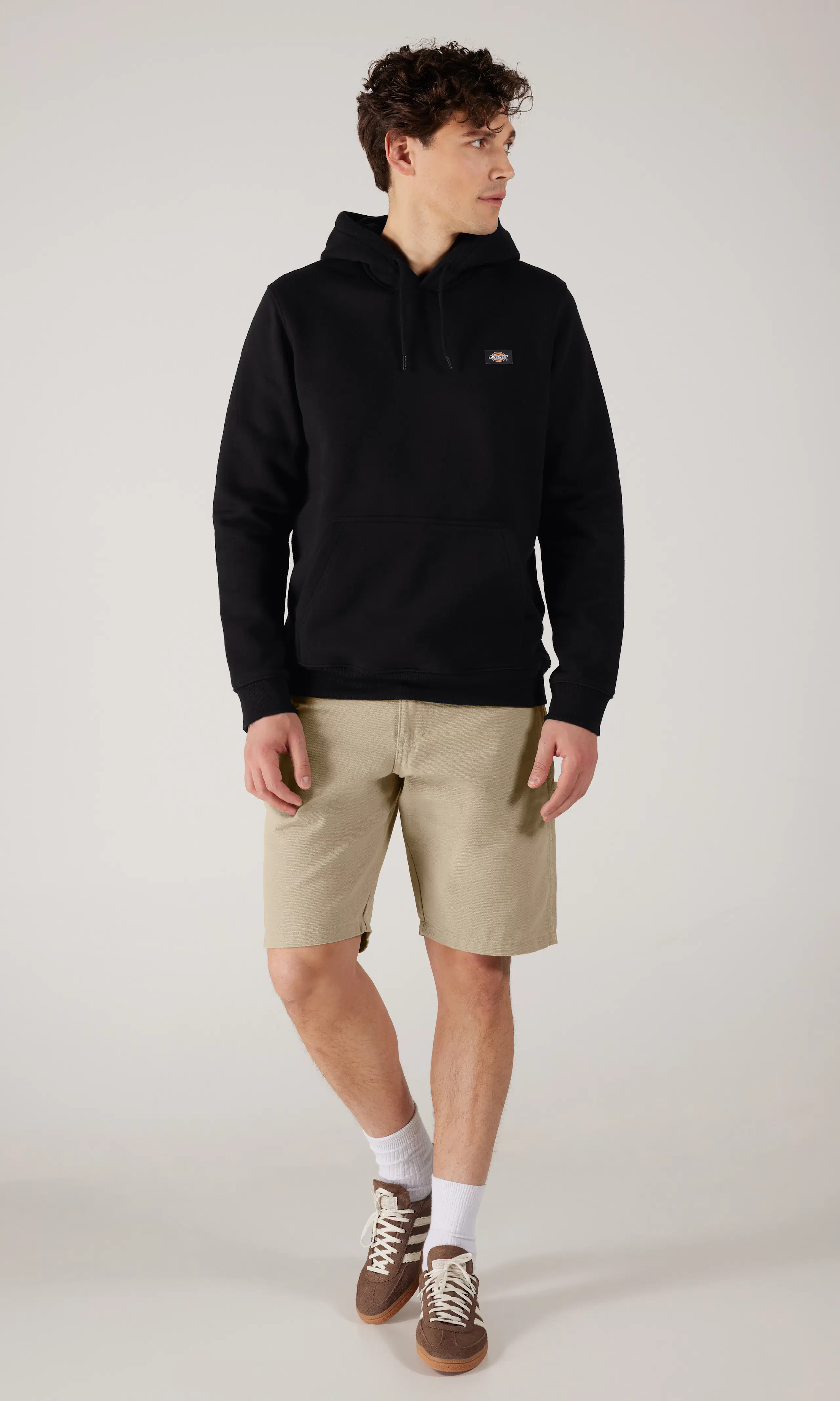 Duck Canvas Ruskea Shortsit. Front 1. Model.