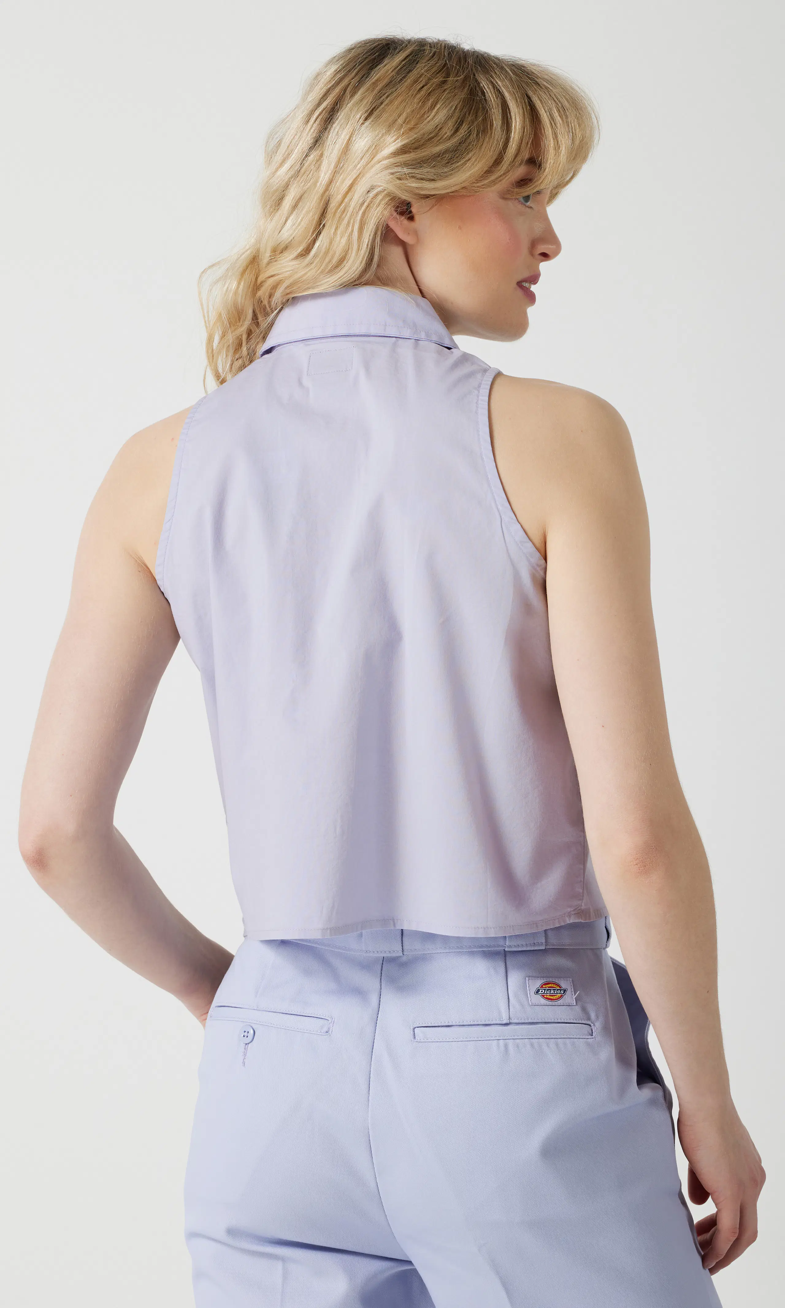 Sleeveless Work Shirt Lilla Vest. Back. Model.