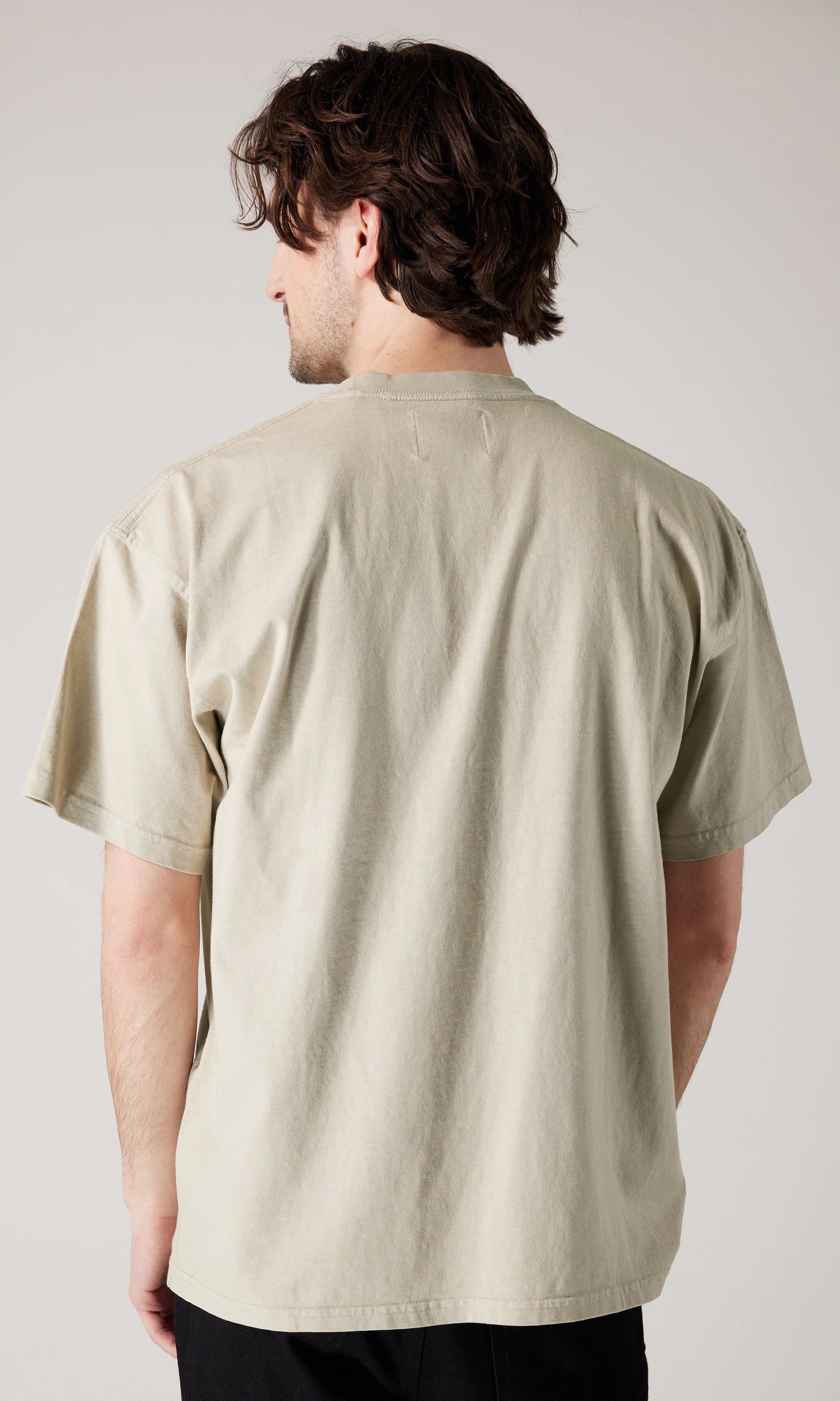 Moon Loose T-Paita. Back. Model.