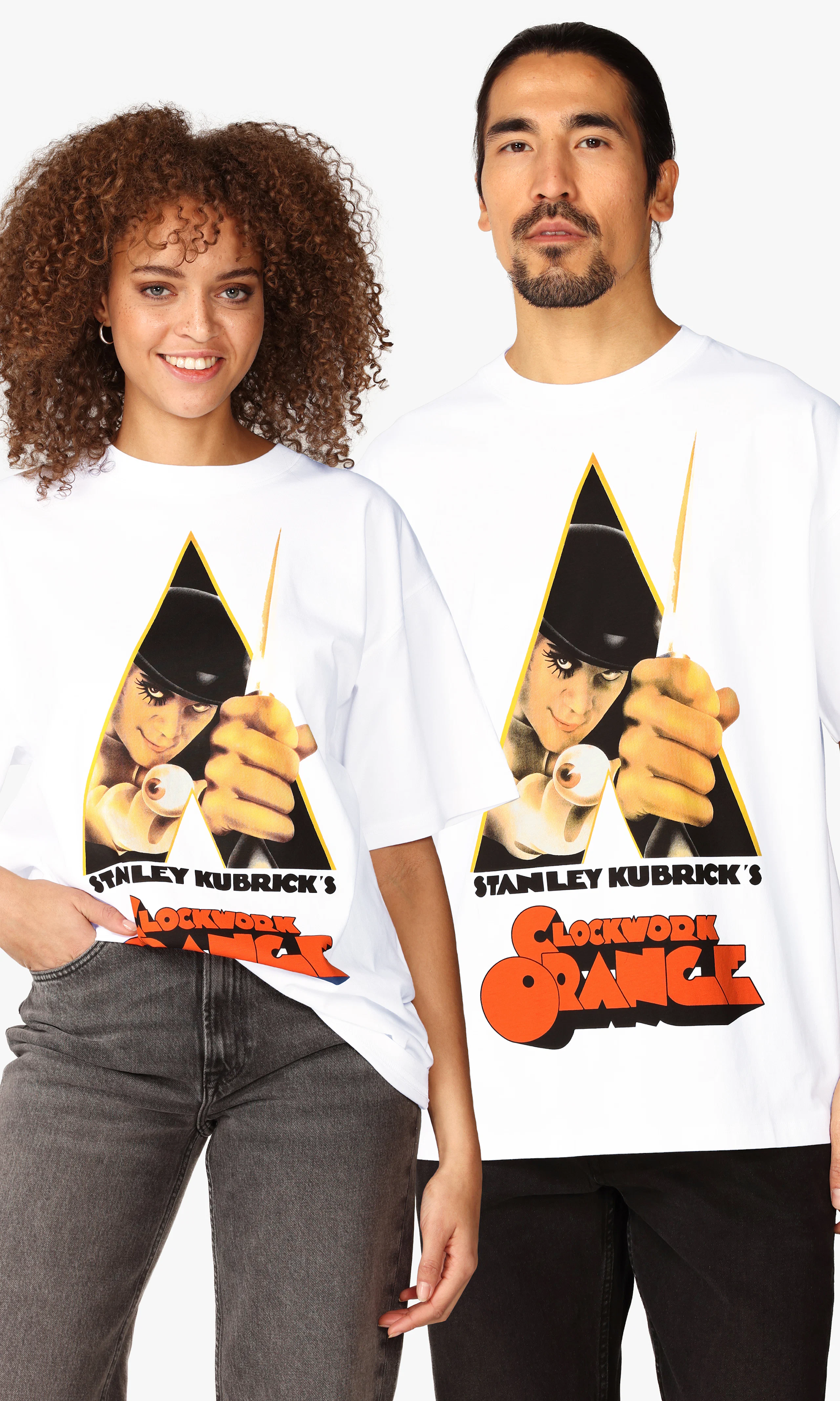 A Clockwork Orange Loose Fit T-Skjorte. Front. Model.