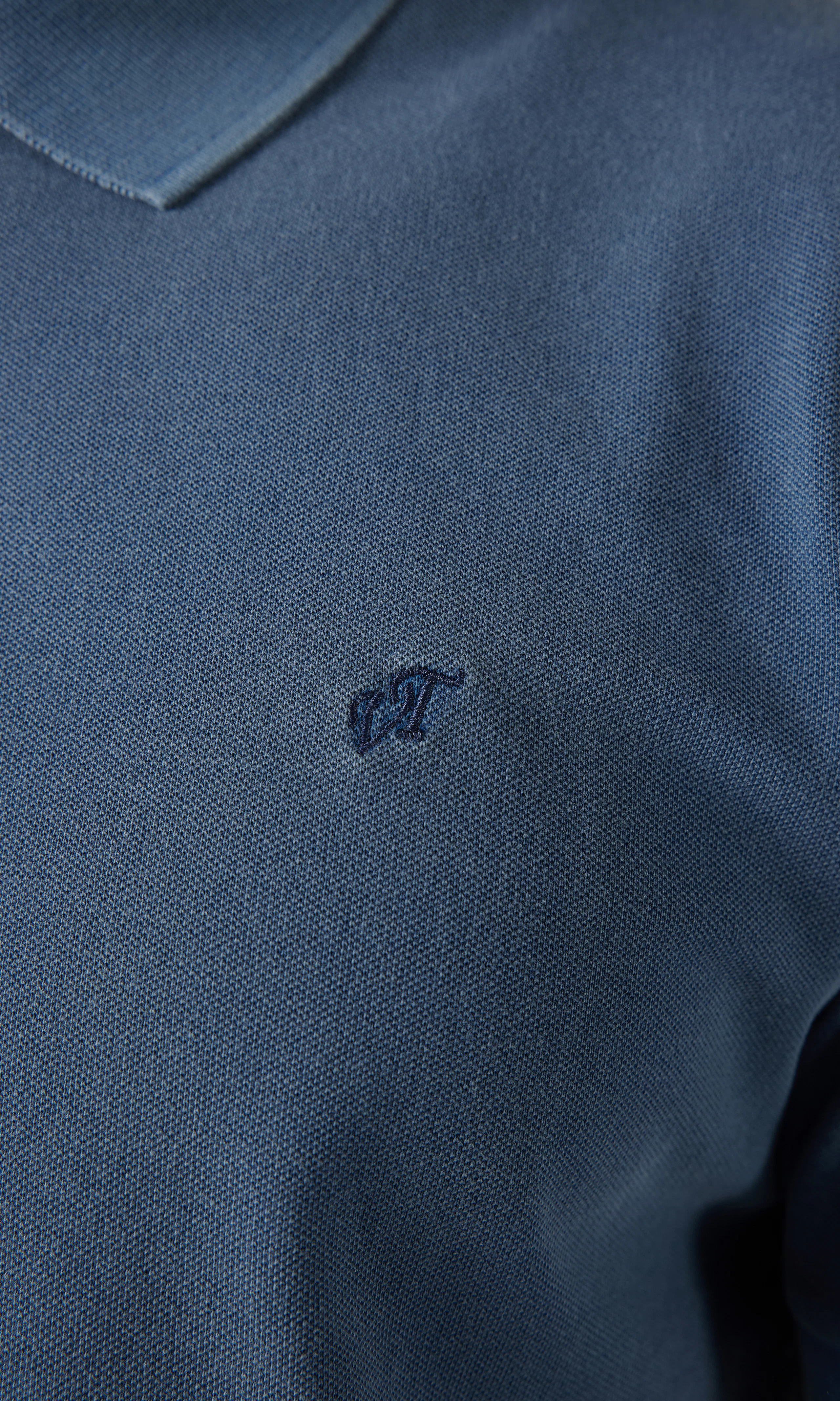 Polo Pikeepaita. Detail 2. Model.