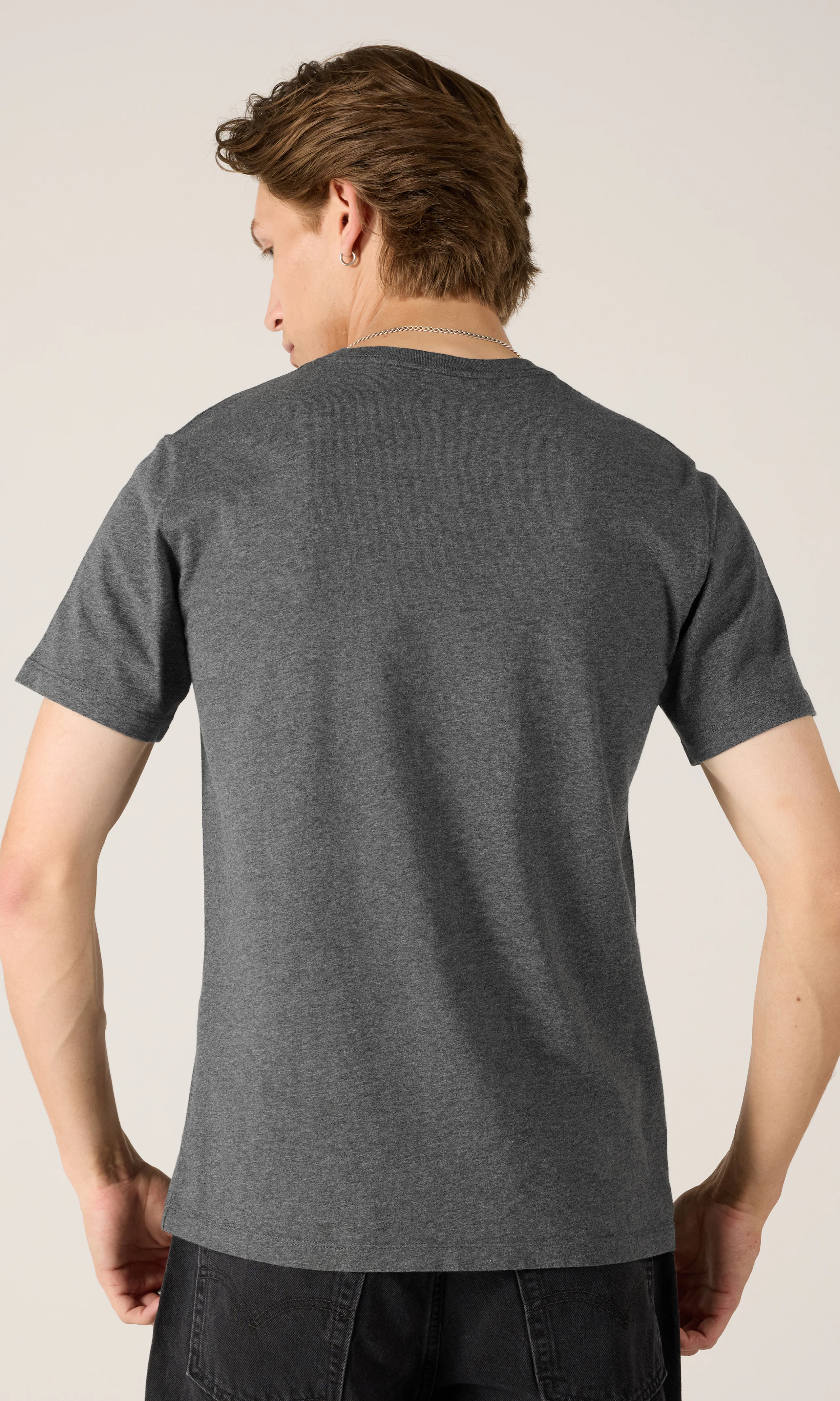 Original Housemark Tee Harmaa T-Paita. Back. Model.