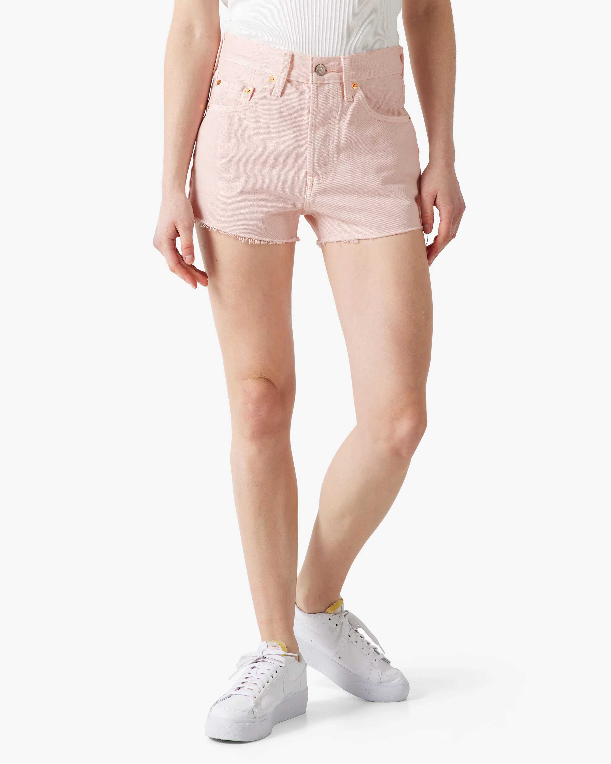 501® Original Rosa Shorts. Front. Model.