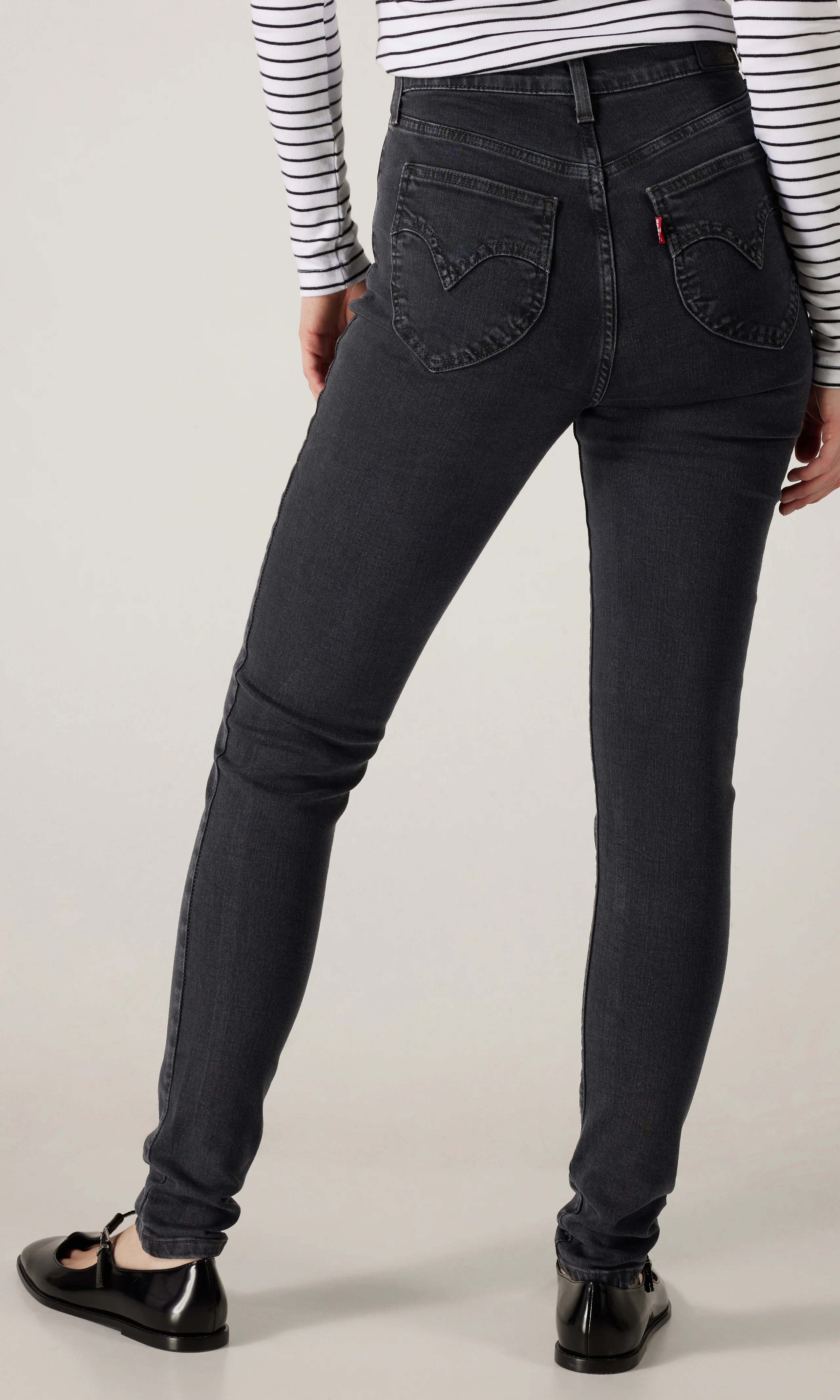 Retro High Skinny Mustat Farkut. Back. Model.
