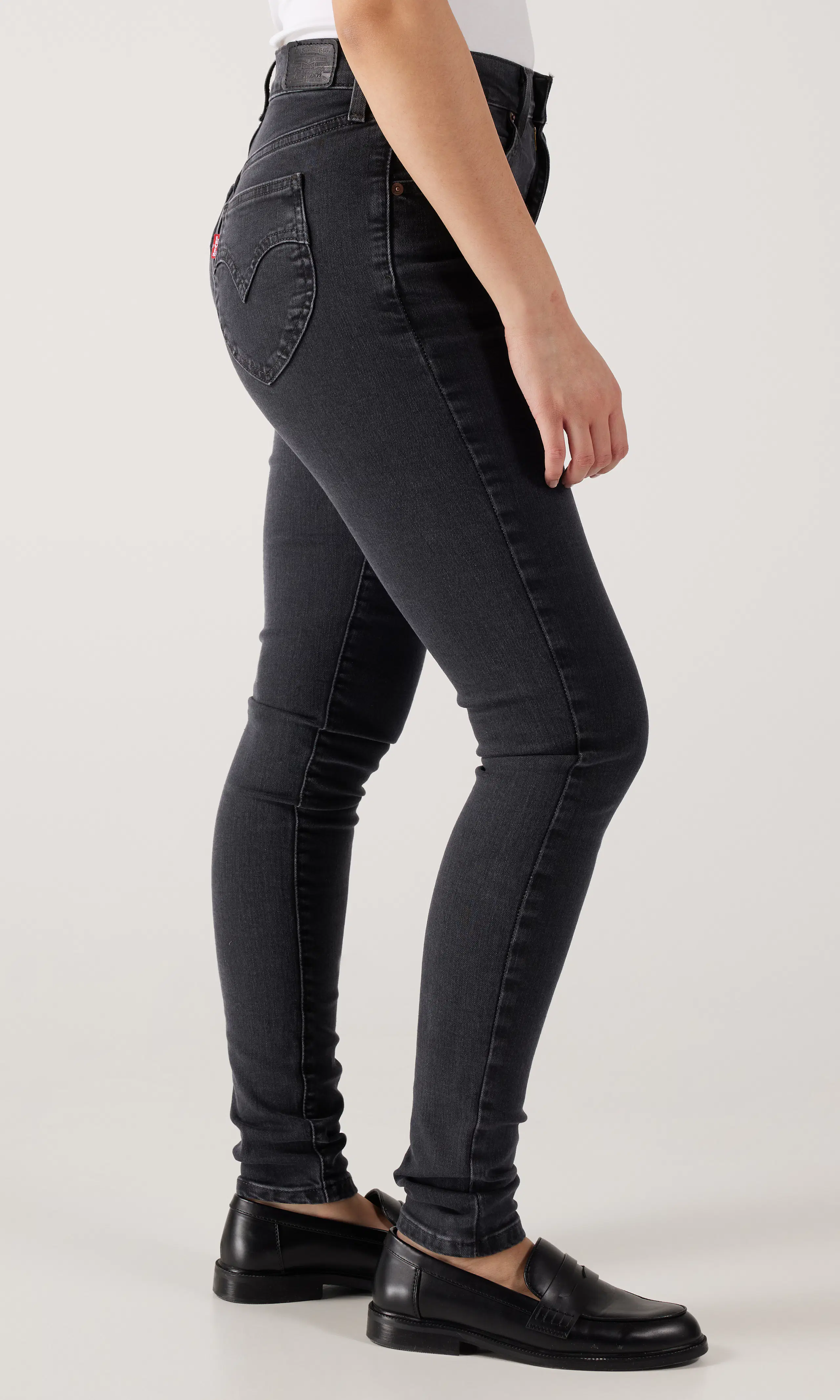 Retro High Skinny Mustat Farkut. Front 2. Model.