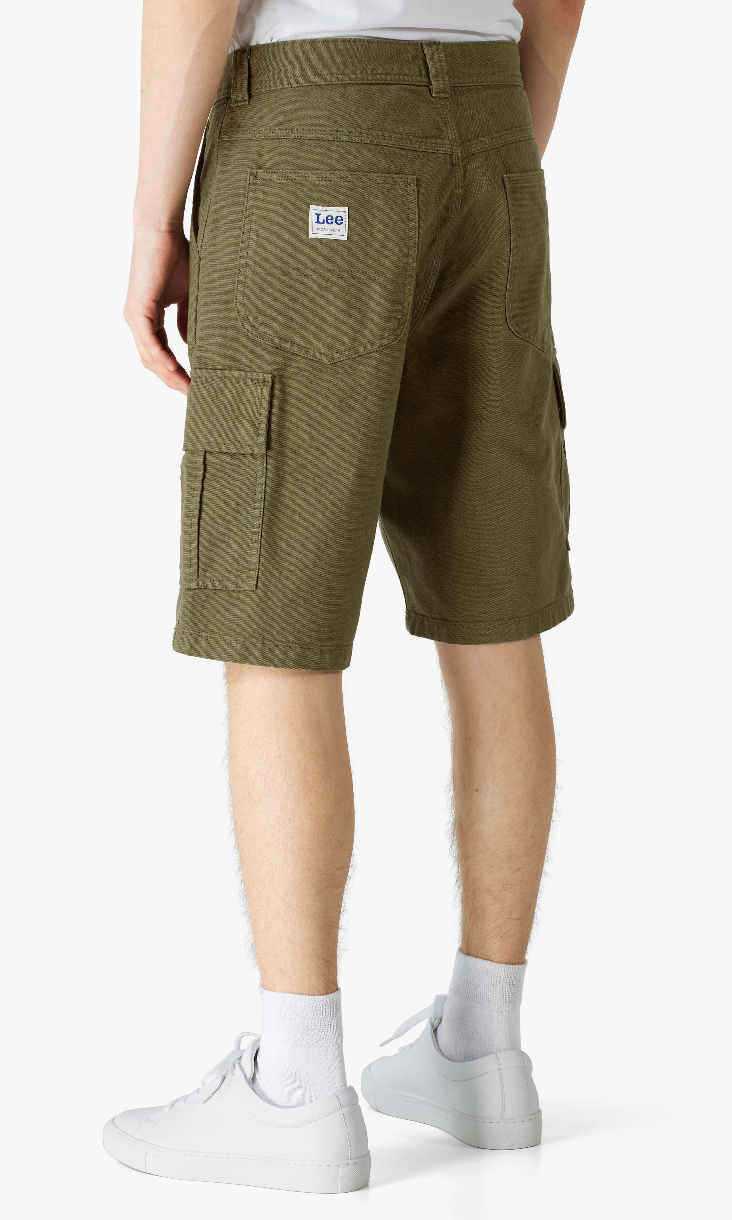 Cargo Grön Shorts. Back. Model.