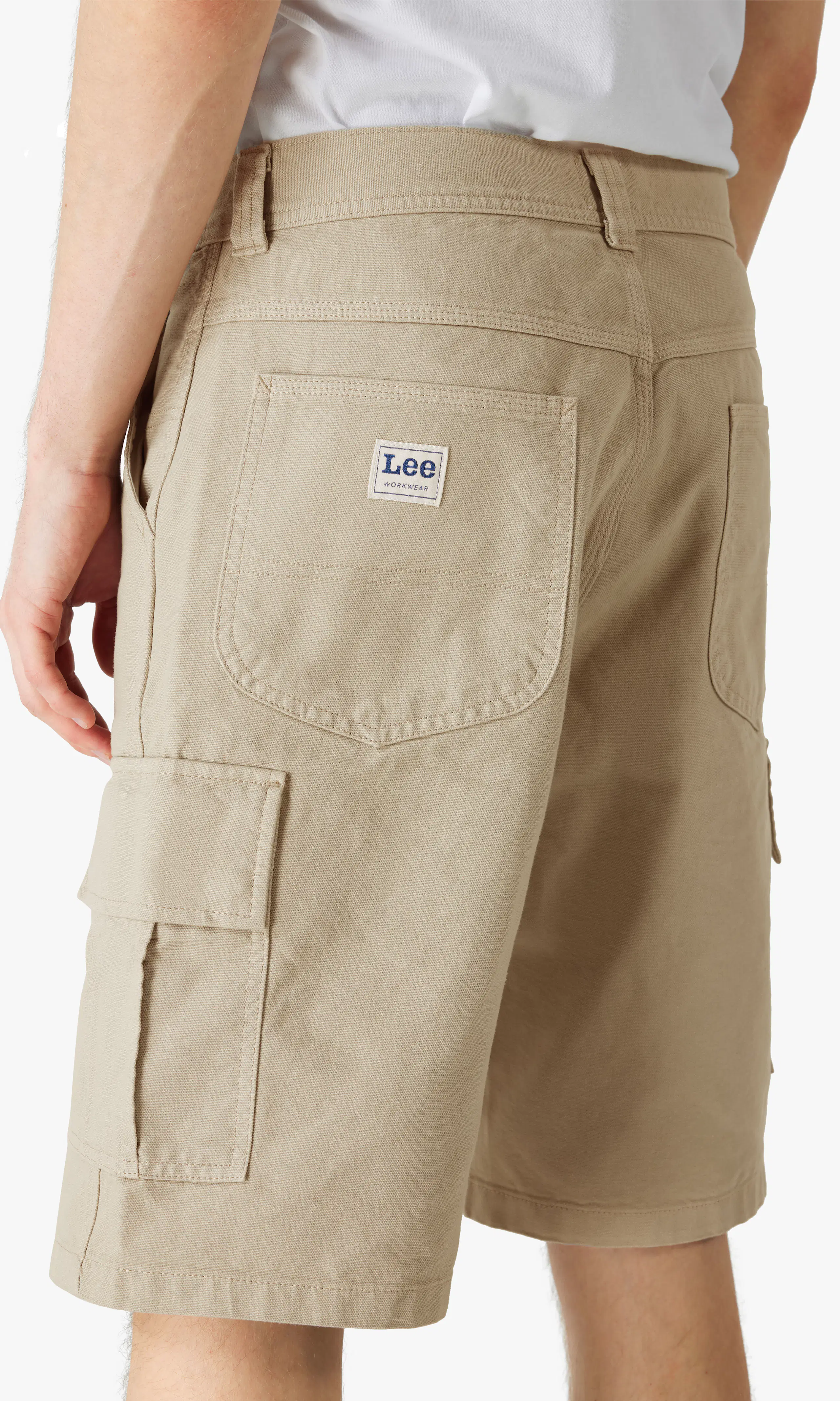 Cargo Beige Shorts. Detail 2. Model.