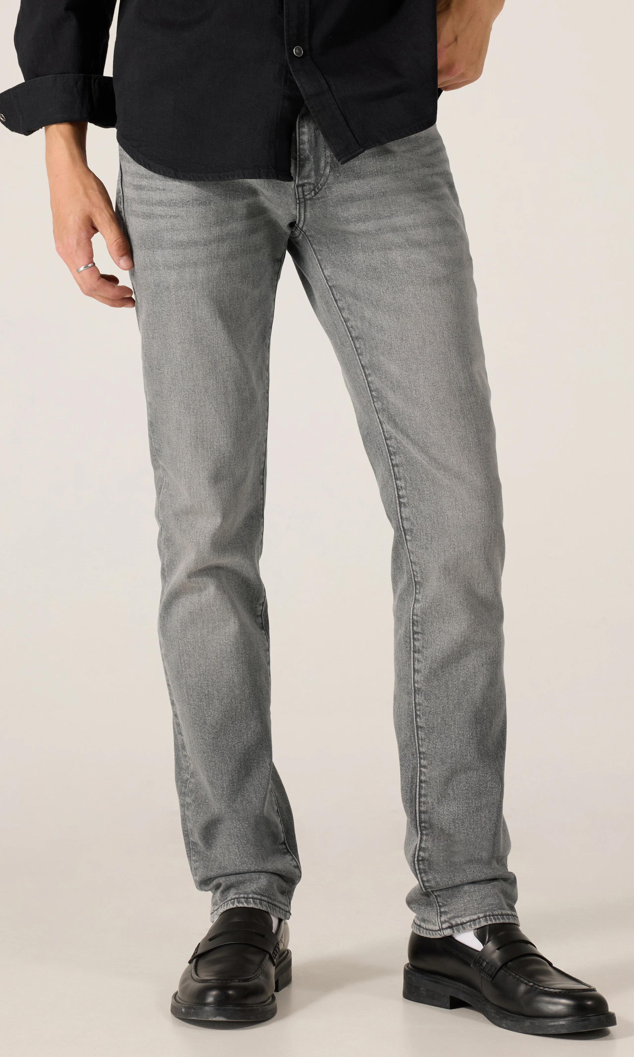 511™ Slim Farkut. Front. Model.
