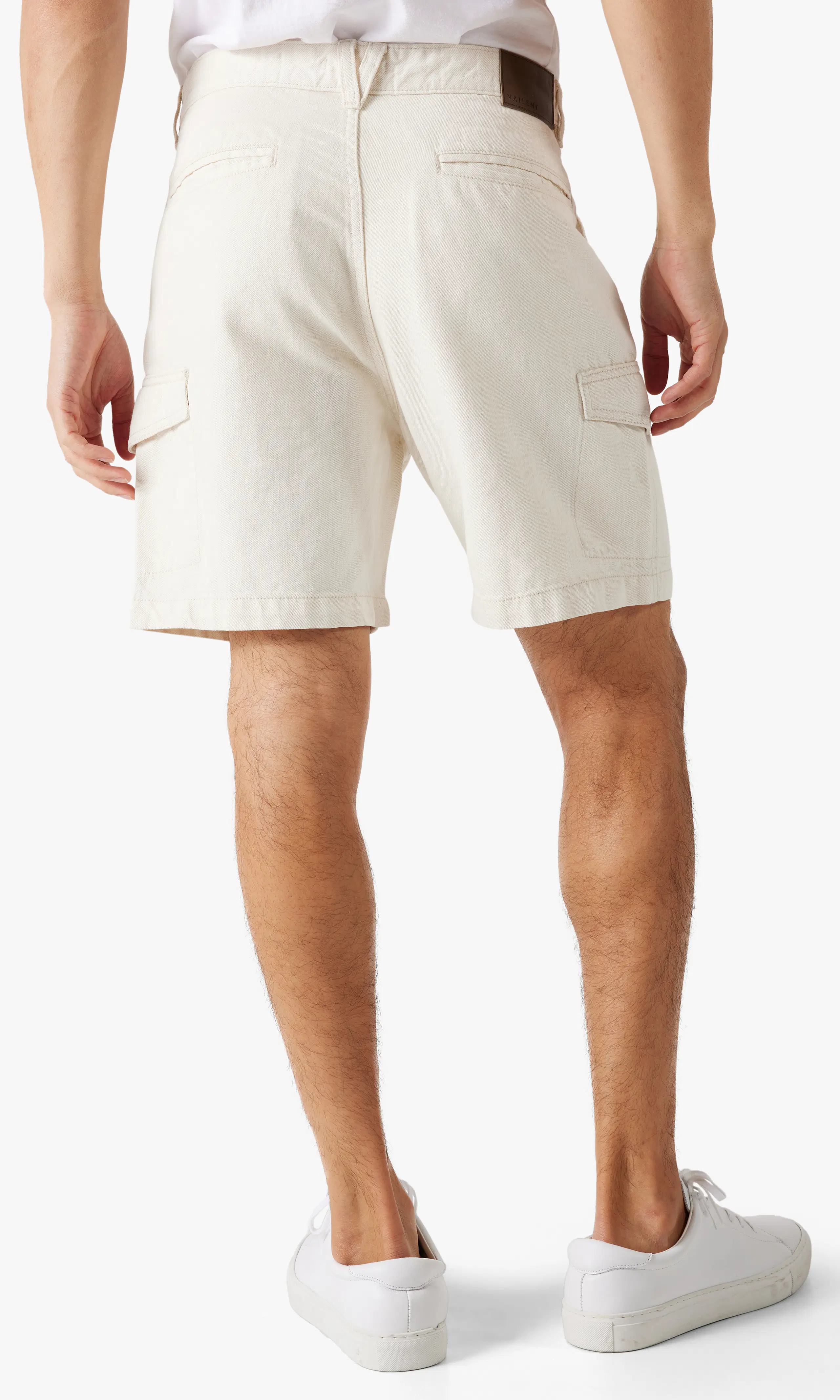 Cargo Linshorts. Back. Model.