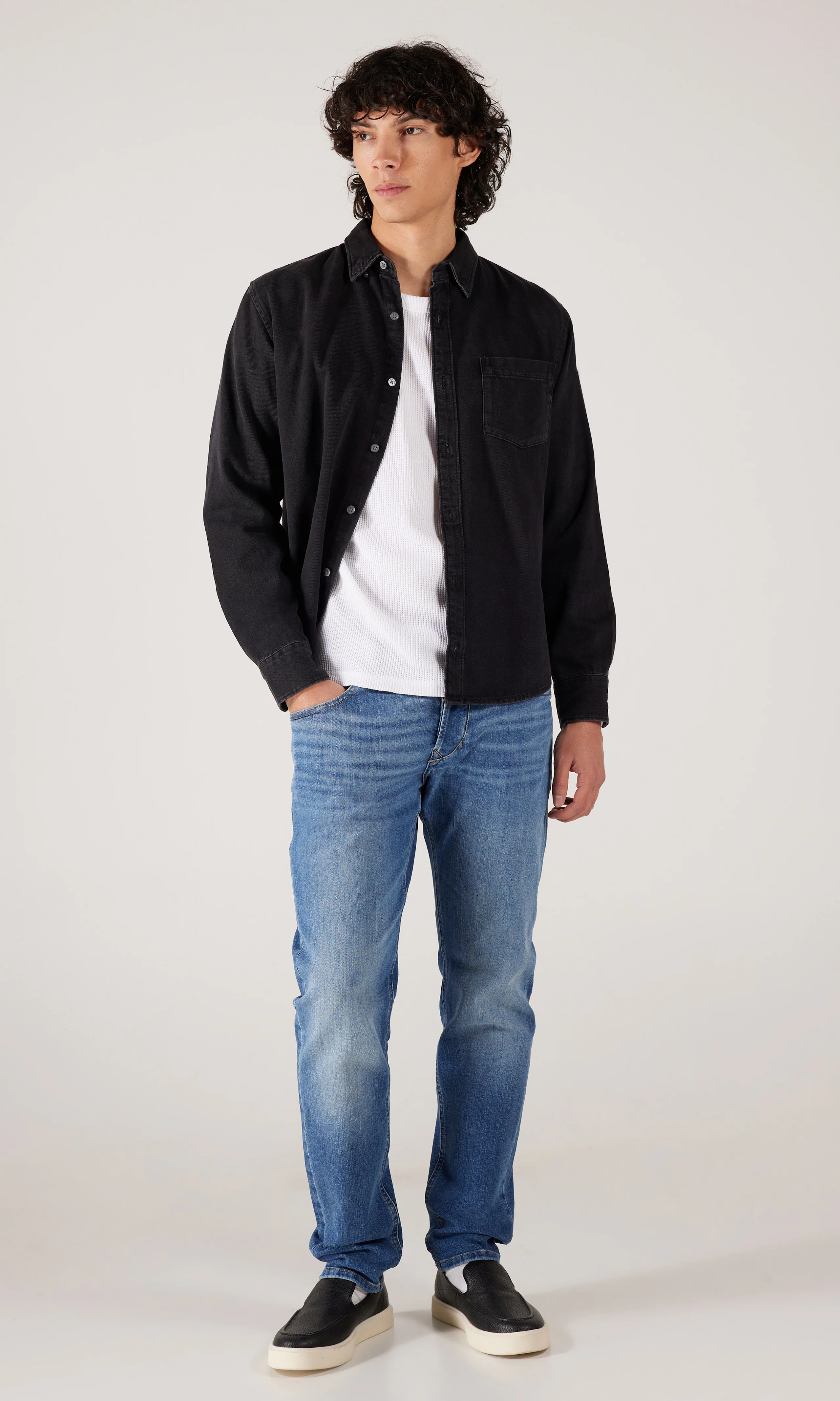 1986 Larkee-Beex Medium Blå Jeans. Front. Model.