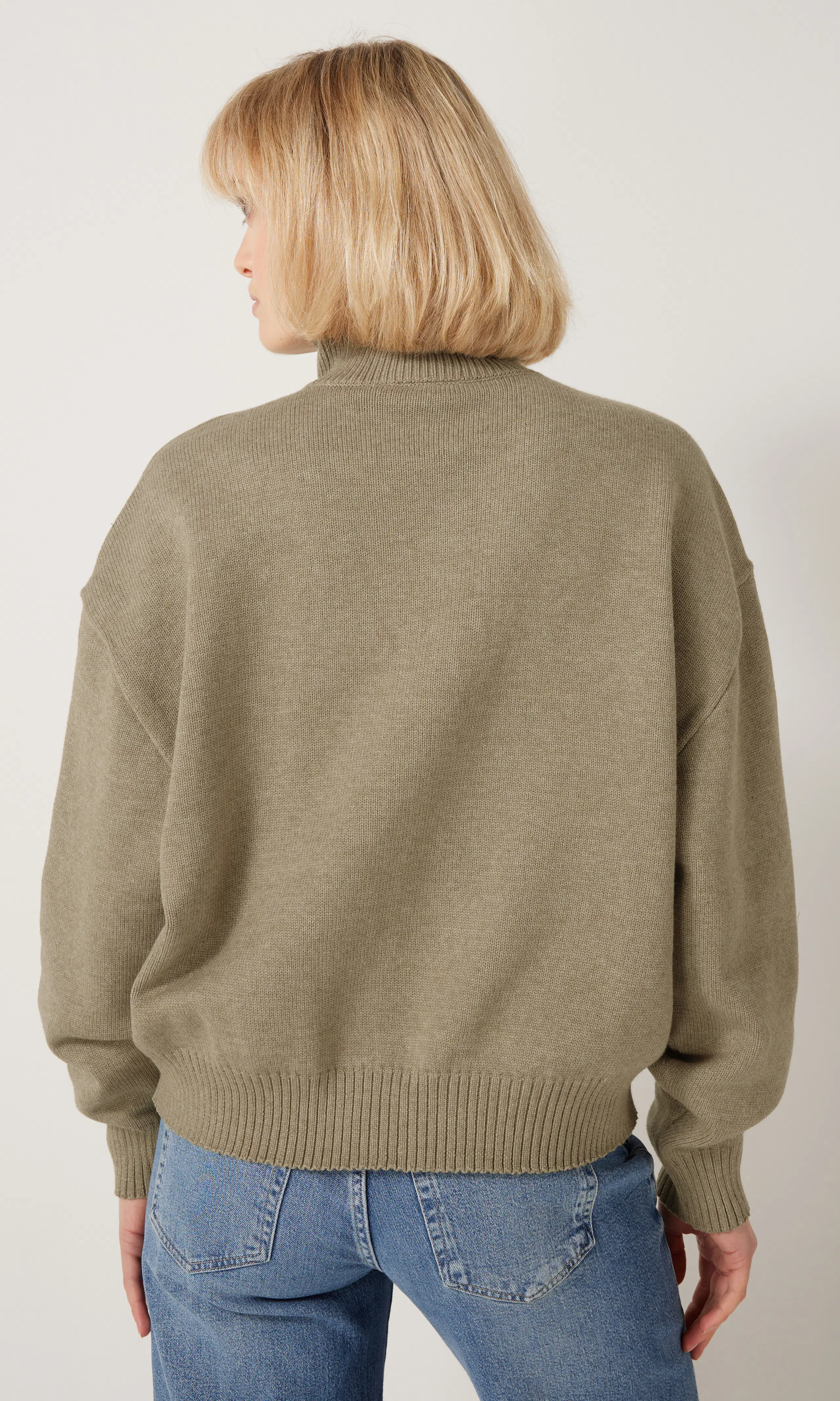 East Helena 1/4 Ziptröja Beige. Back. Model.