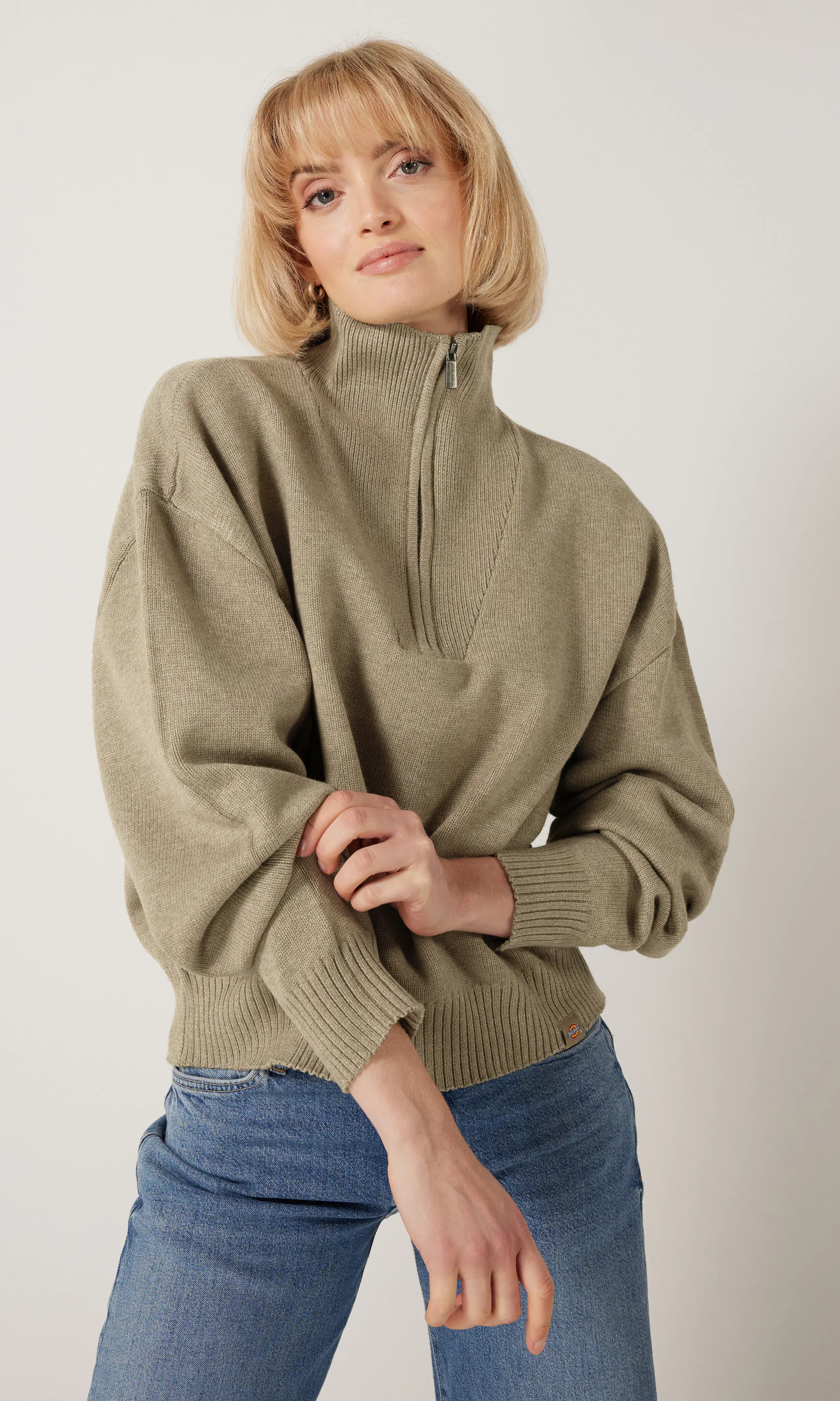 East Helena 1/4 Ziptröja Beige. Front. Model.