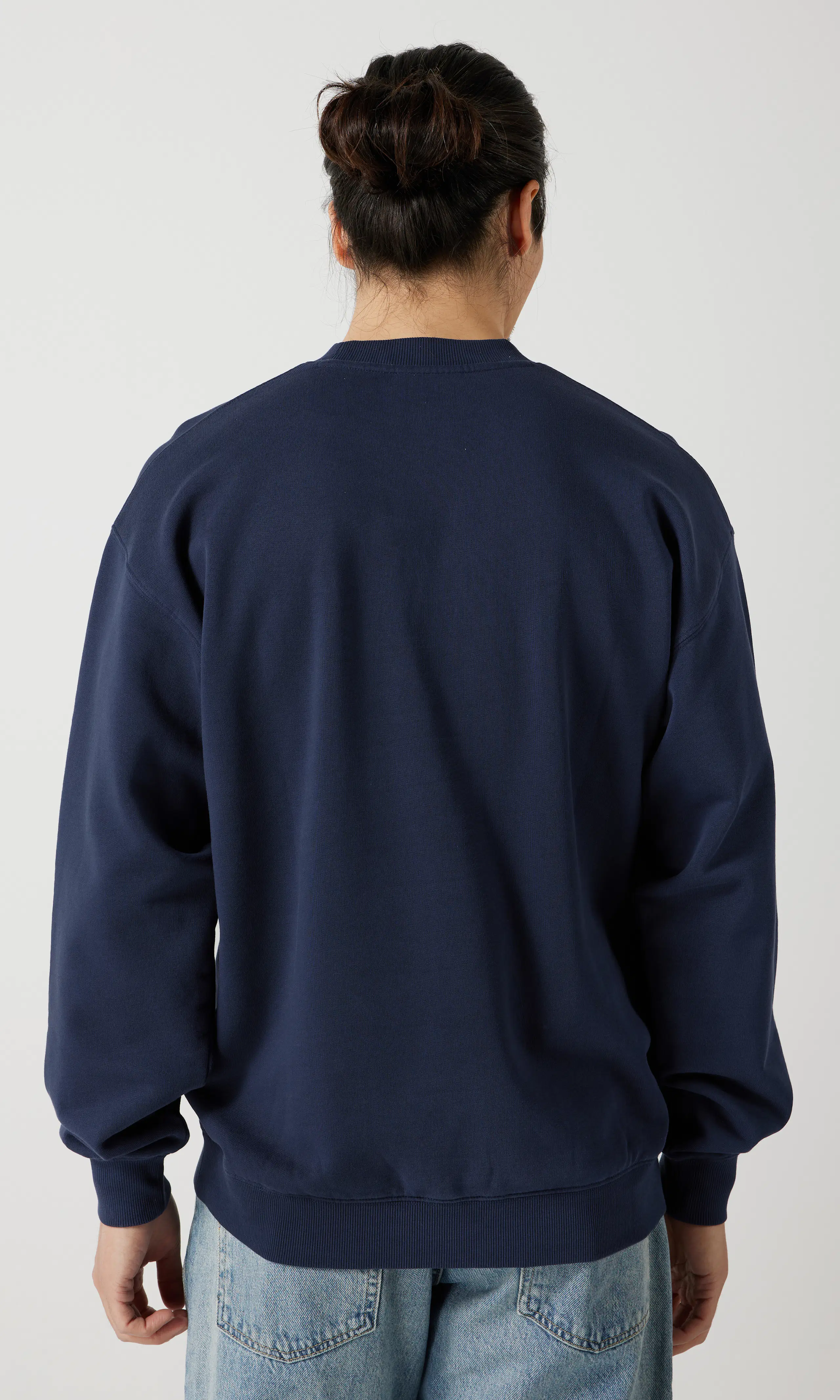 Crew Genser. Back. Model.