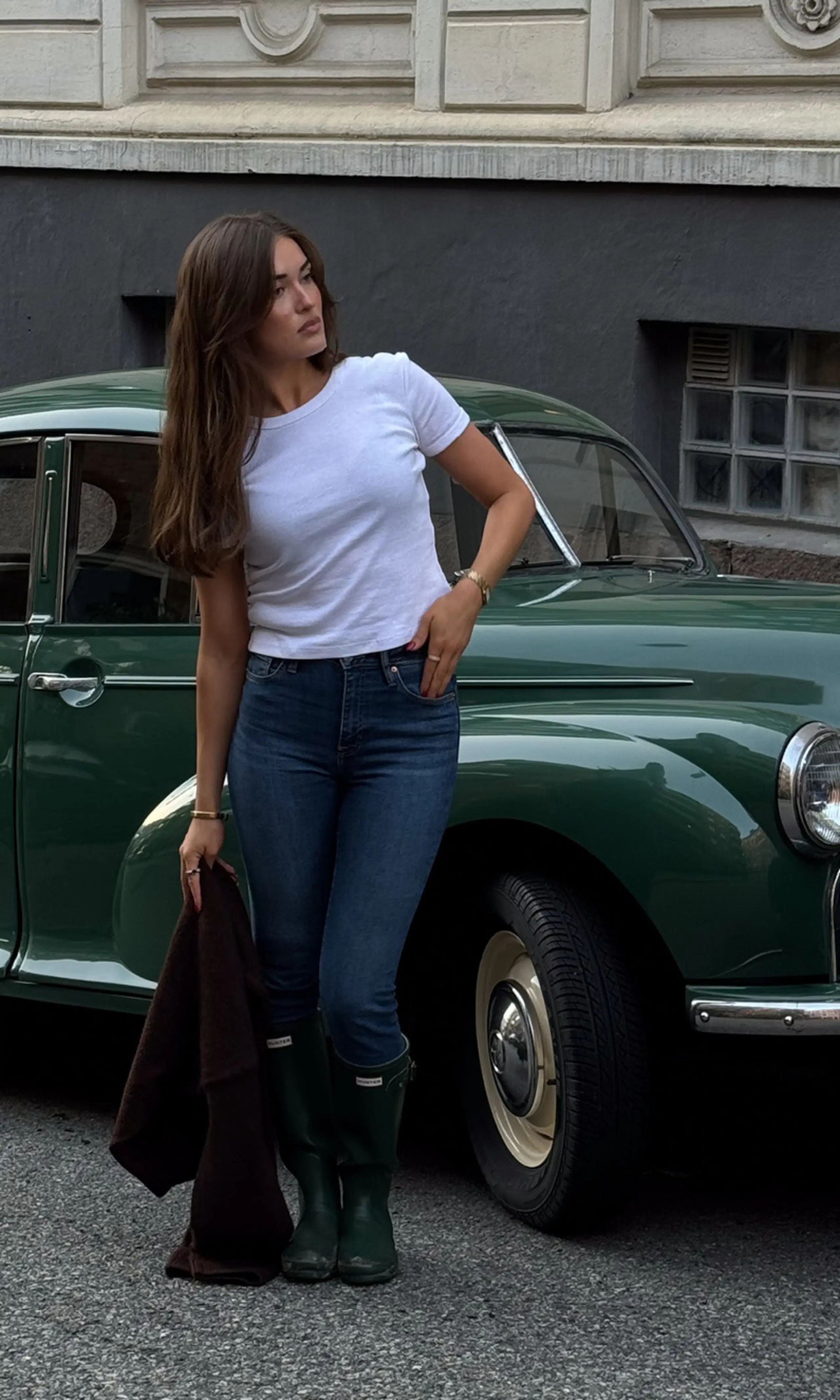 Skinny Jeans. Front. Model.
