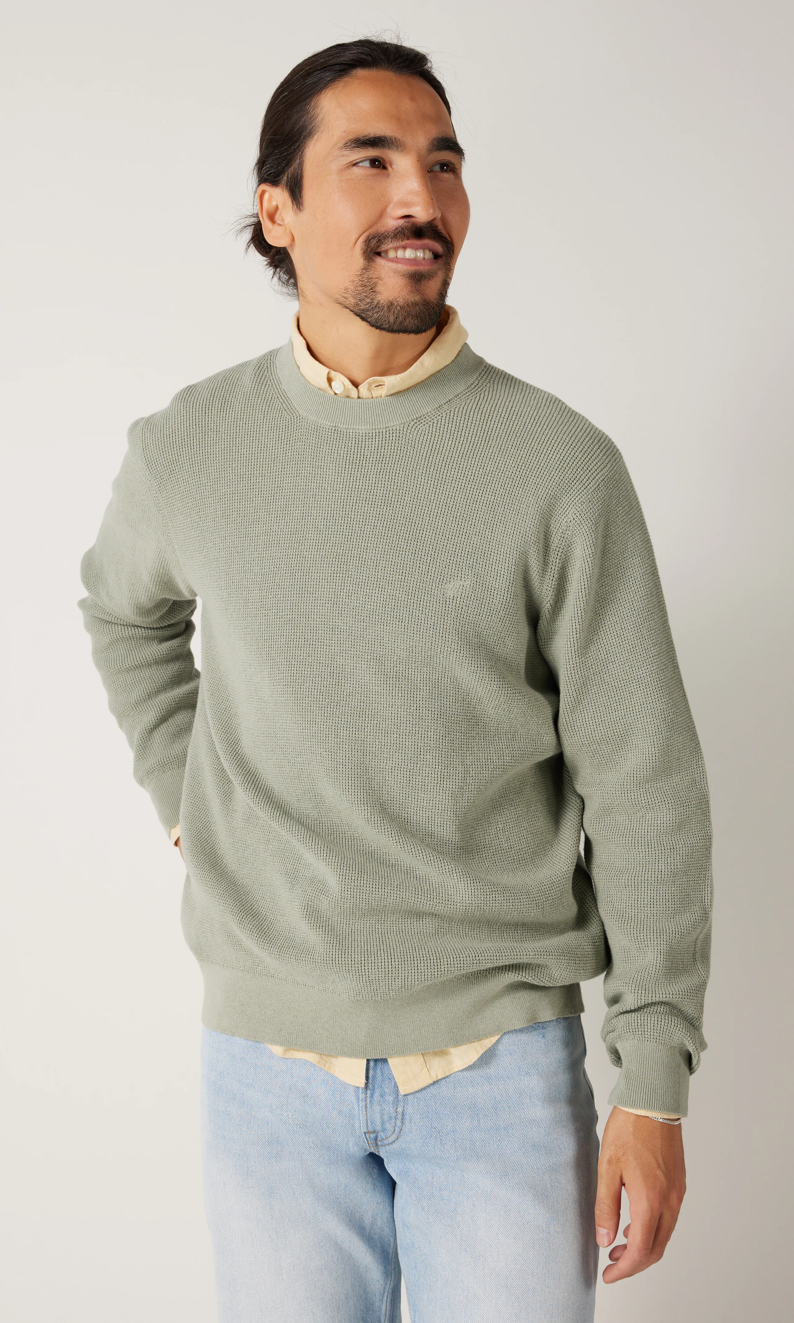 Texture Crew Genser. Front. Model.