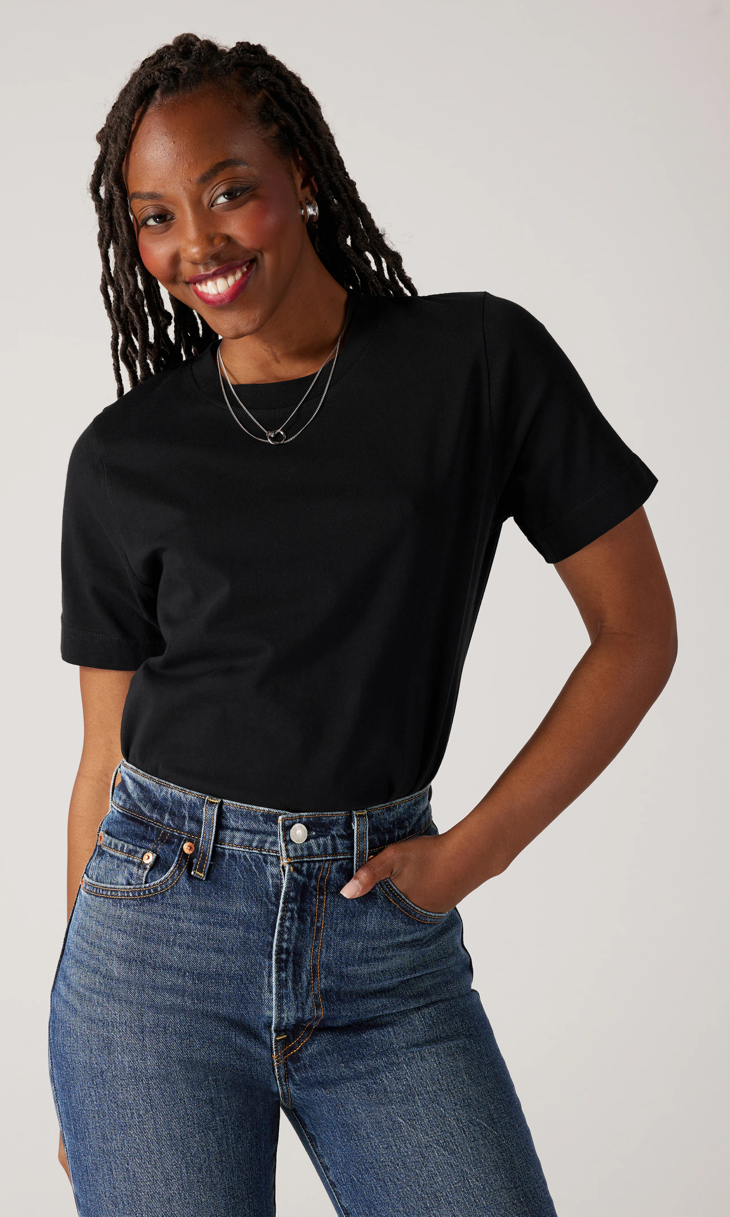 Regular T-Skjorte. Front. Model.