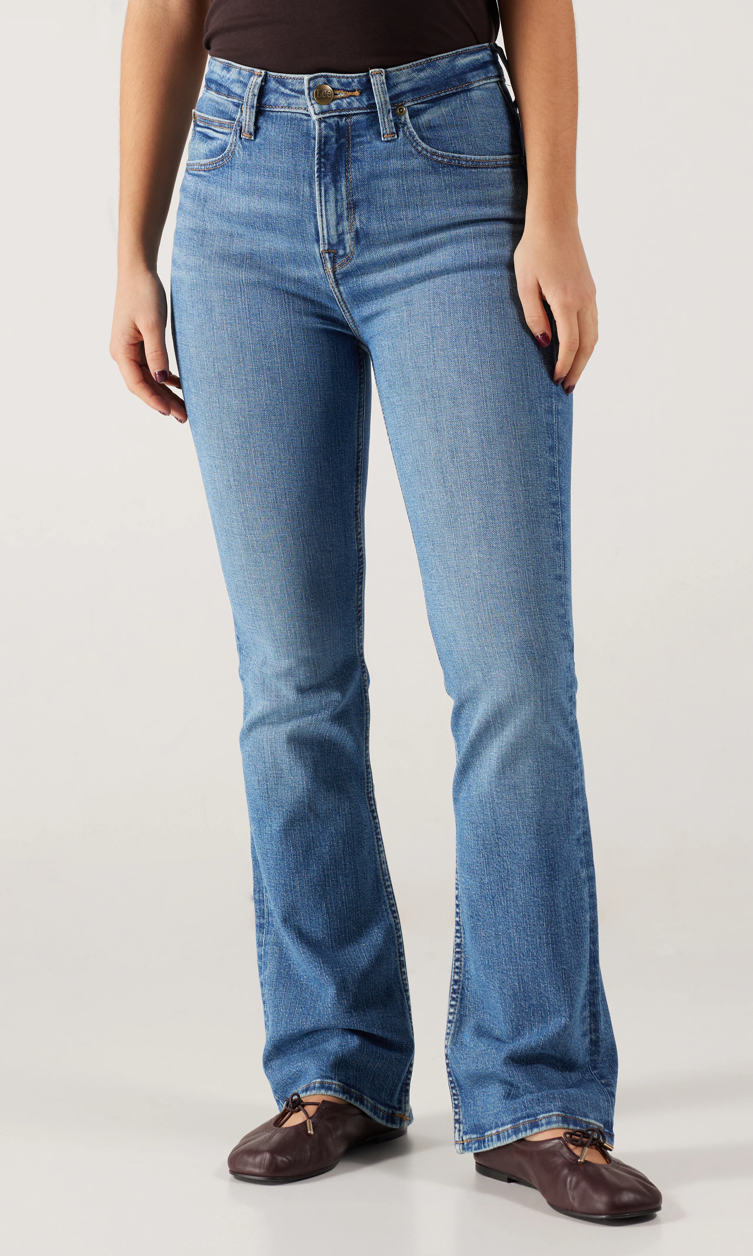 Breese Boot Medium Blå Jeans. Front. Model.