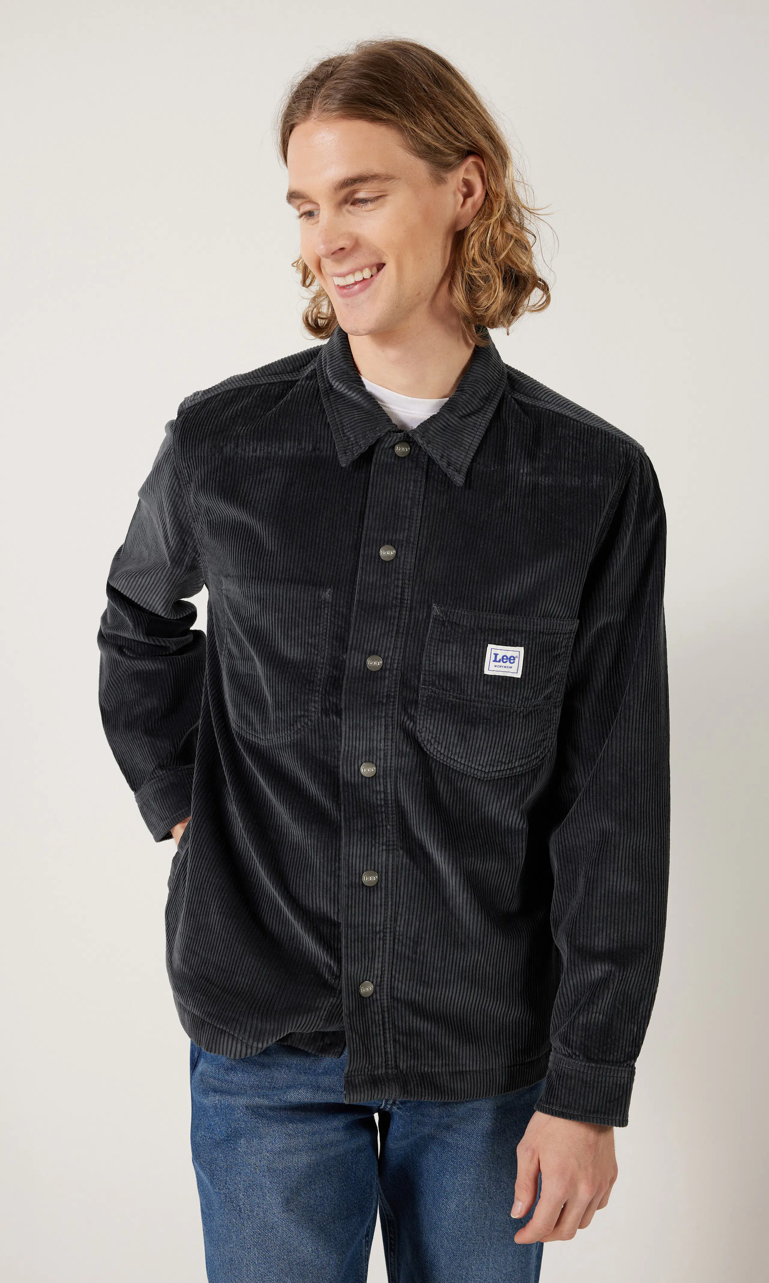 Worker Mörk Grå Manchester Skjorta. Front. Model.