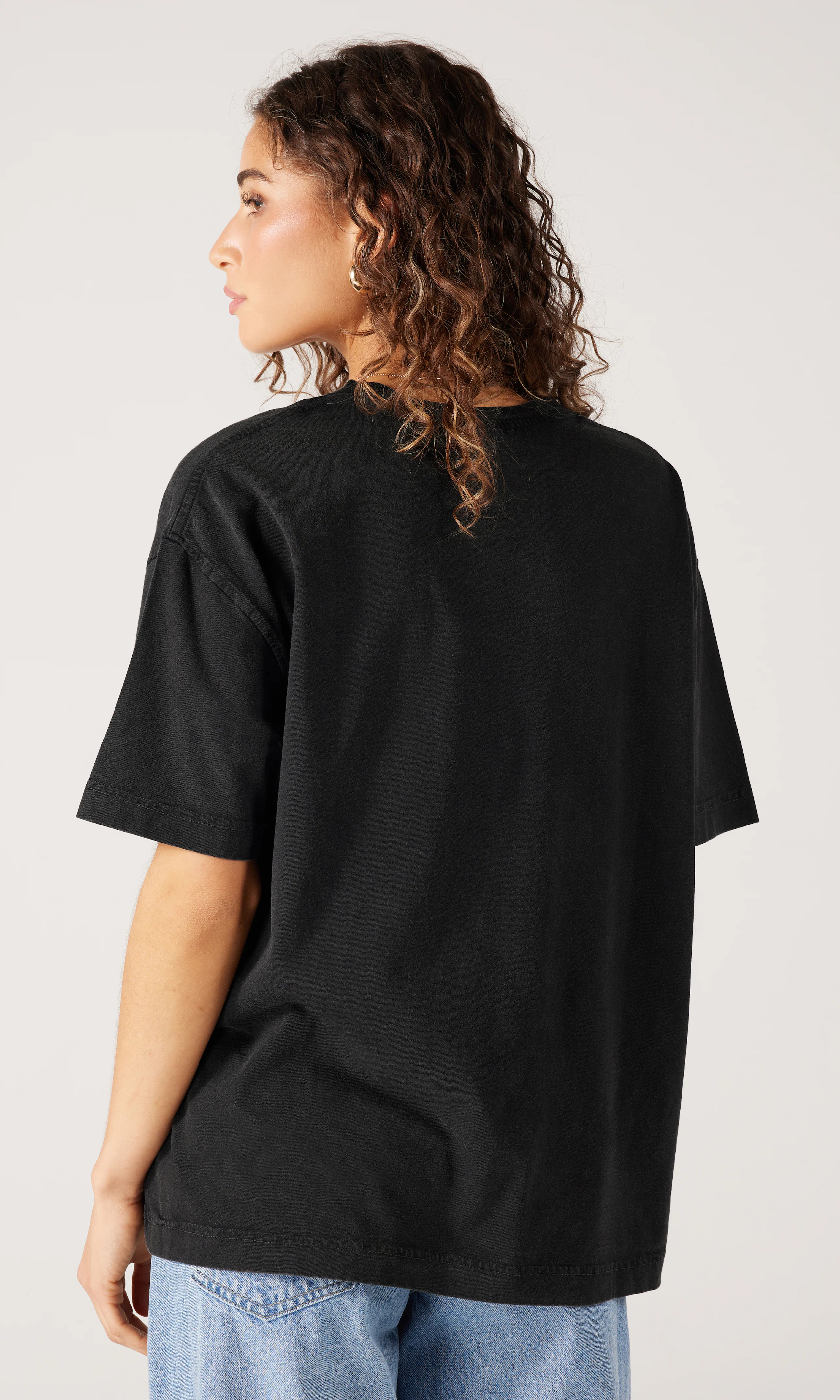 Loose T-Shirt. Back. Model.
