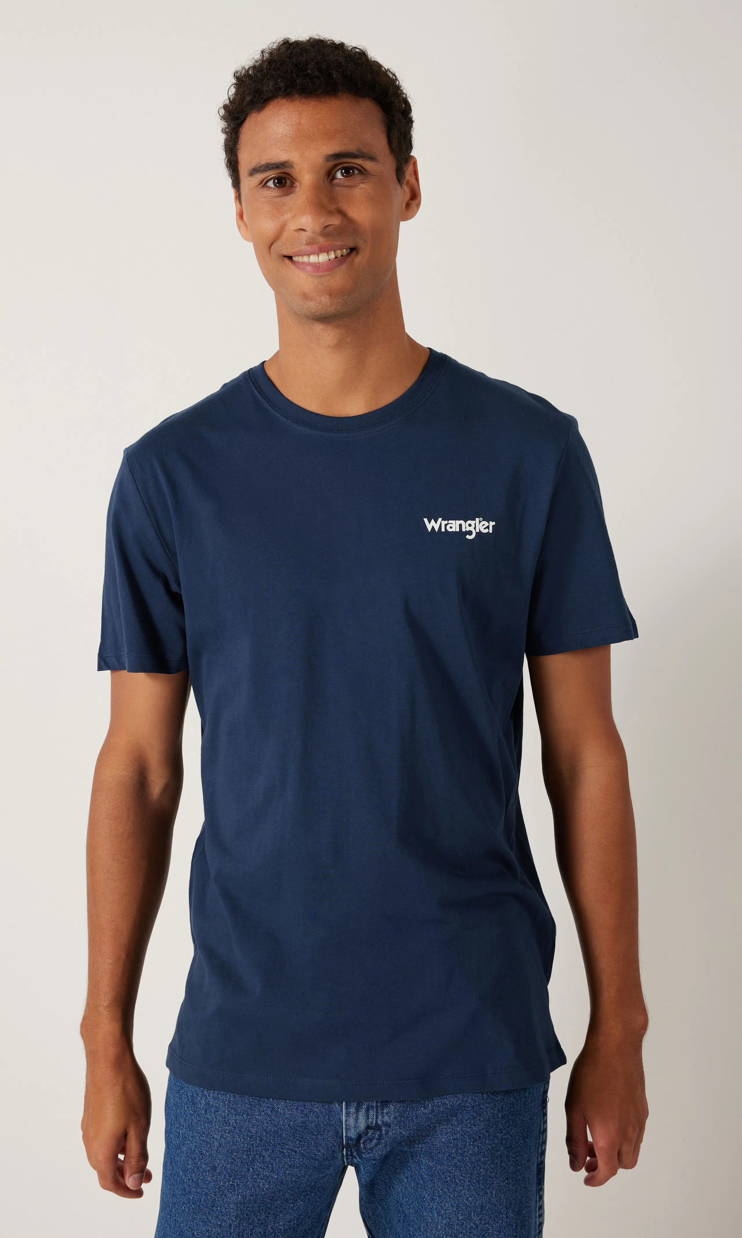2-Pack Sign Off Blå + Vit T-Shirt. Front. Model.