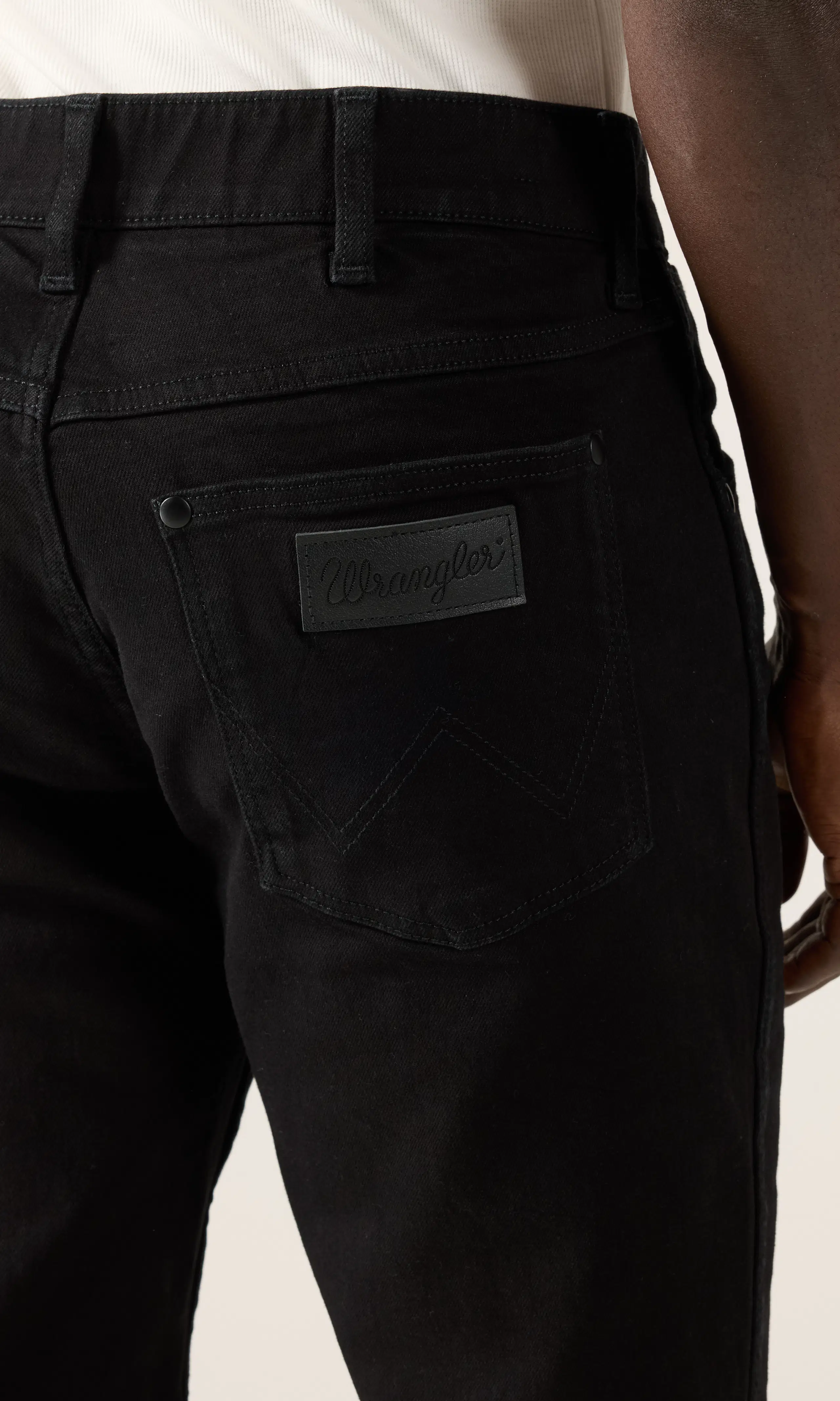 Greensboro Mustat Farkut. Detail 2. Model.