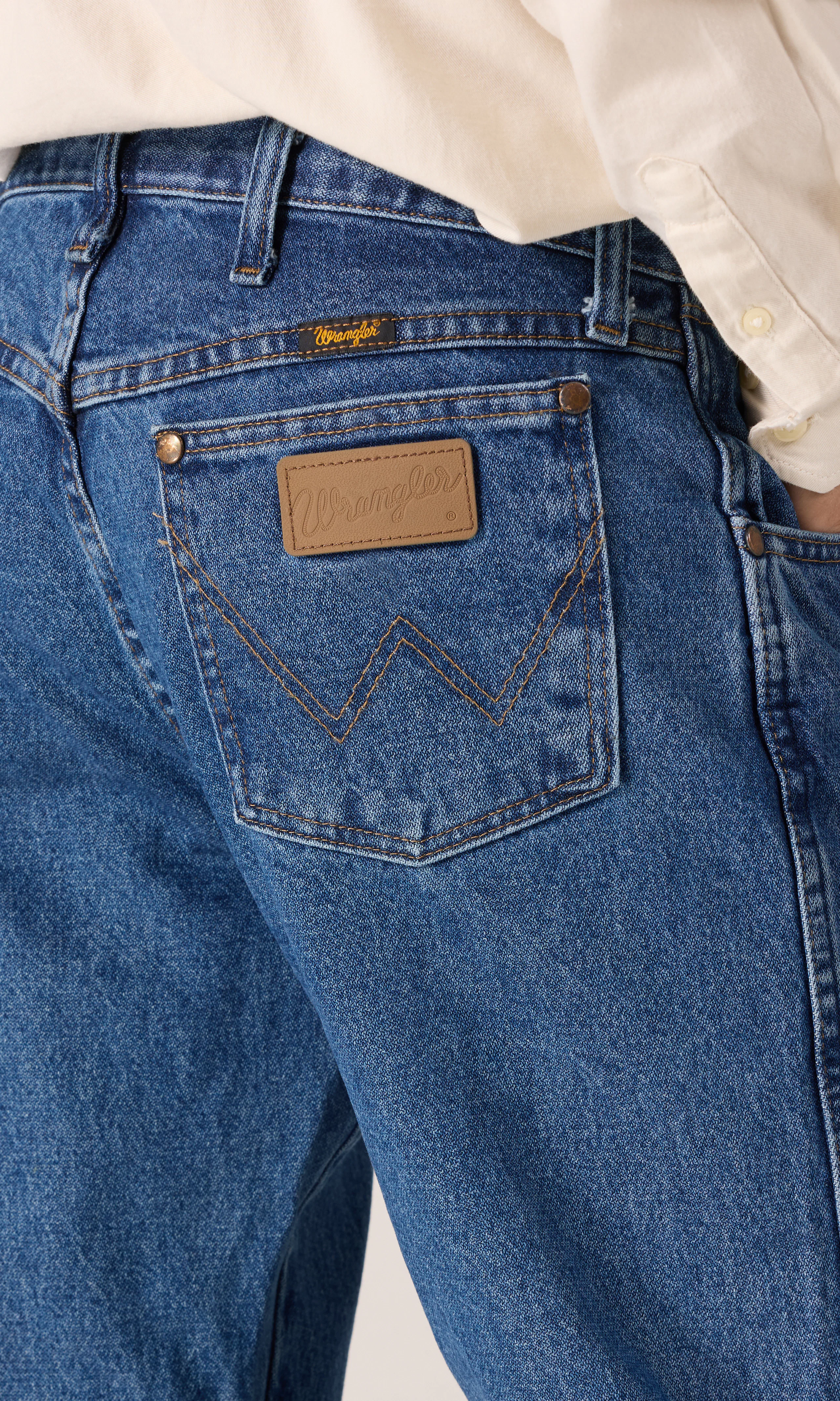 13MWZ Cowboy Cut® Medium Blå Jeans. Detail 2. Model.