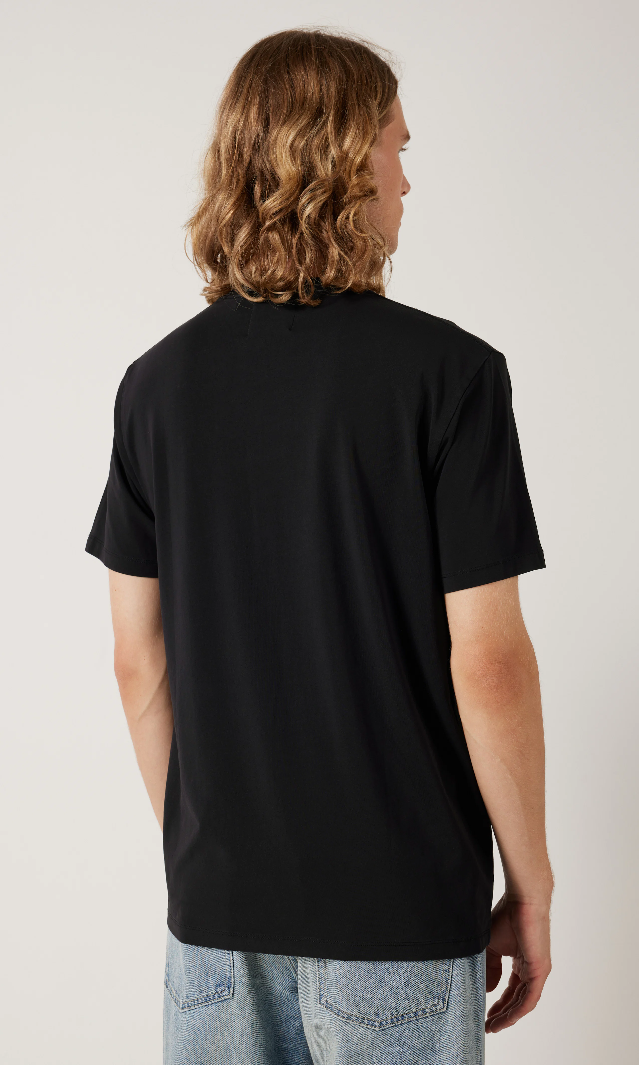 Relaxed T-Skjorte. Back. Model.