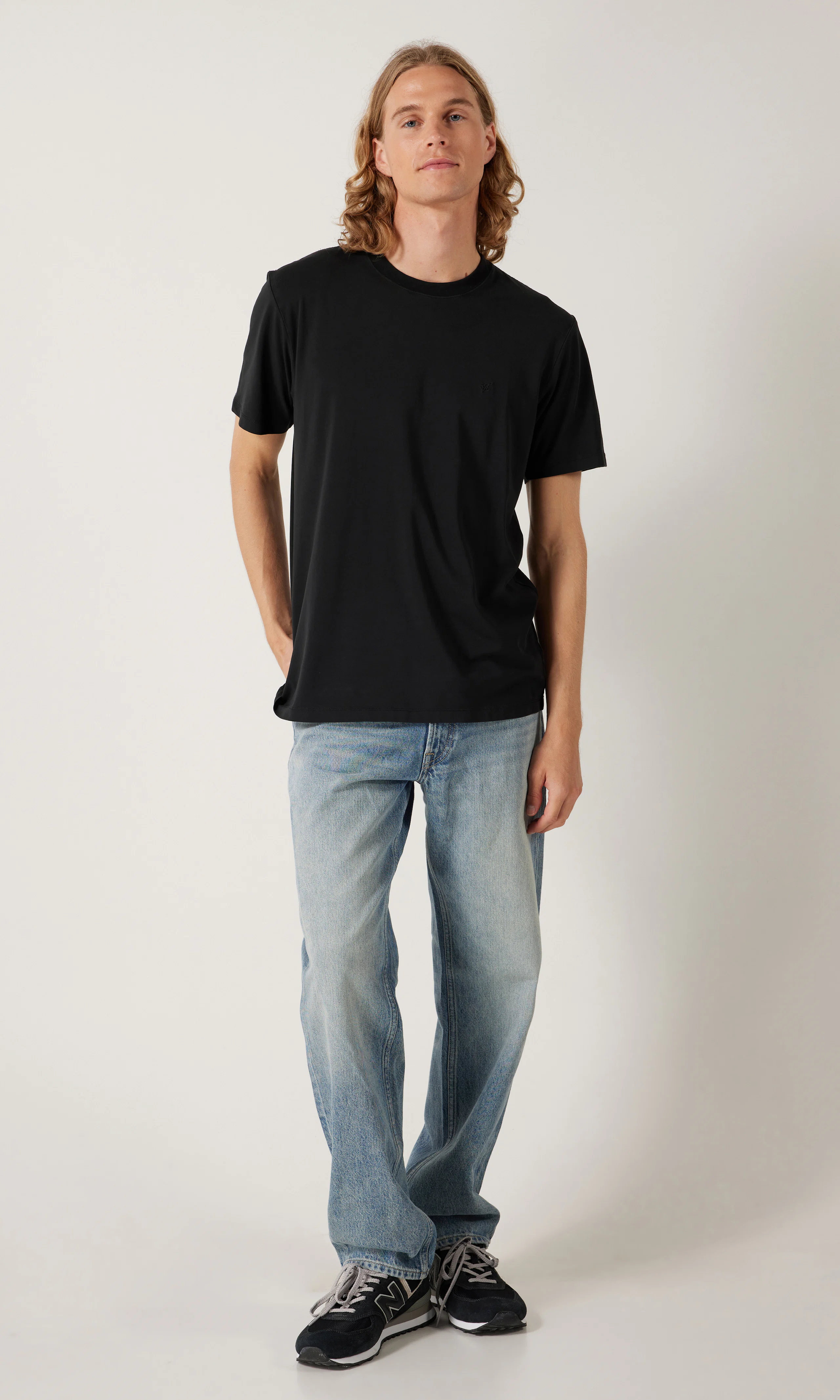 Relaxed T-Skjorte. Front 1. Model.