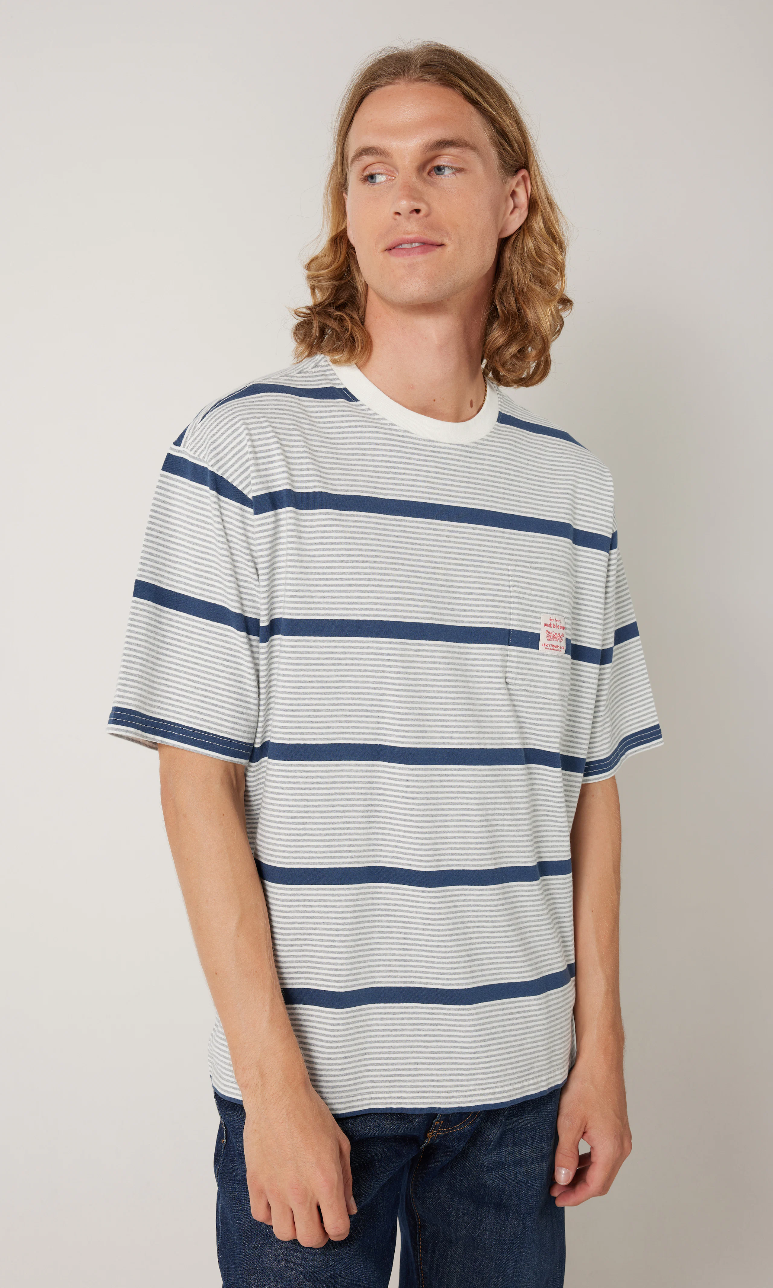 Workwear Tee Randig T-Shirt. Front. Model.