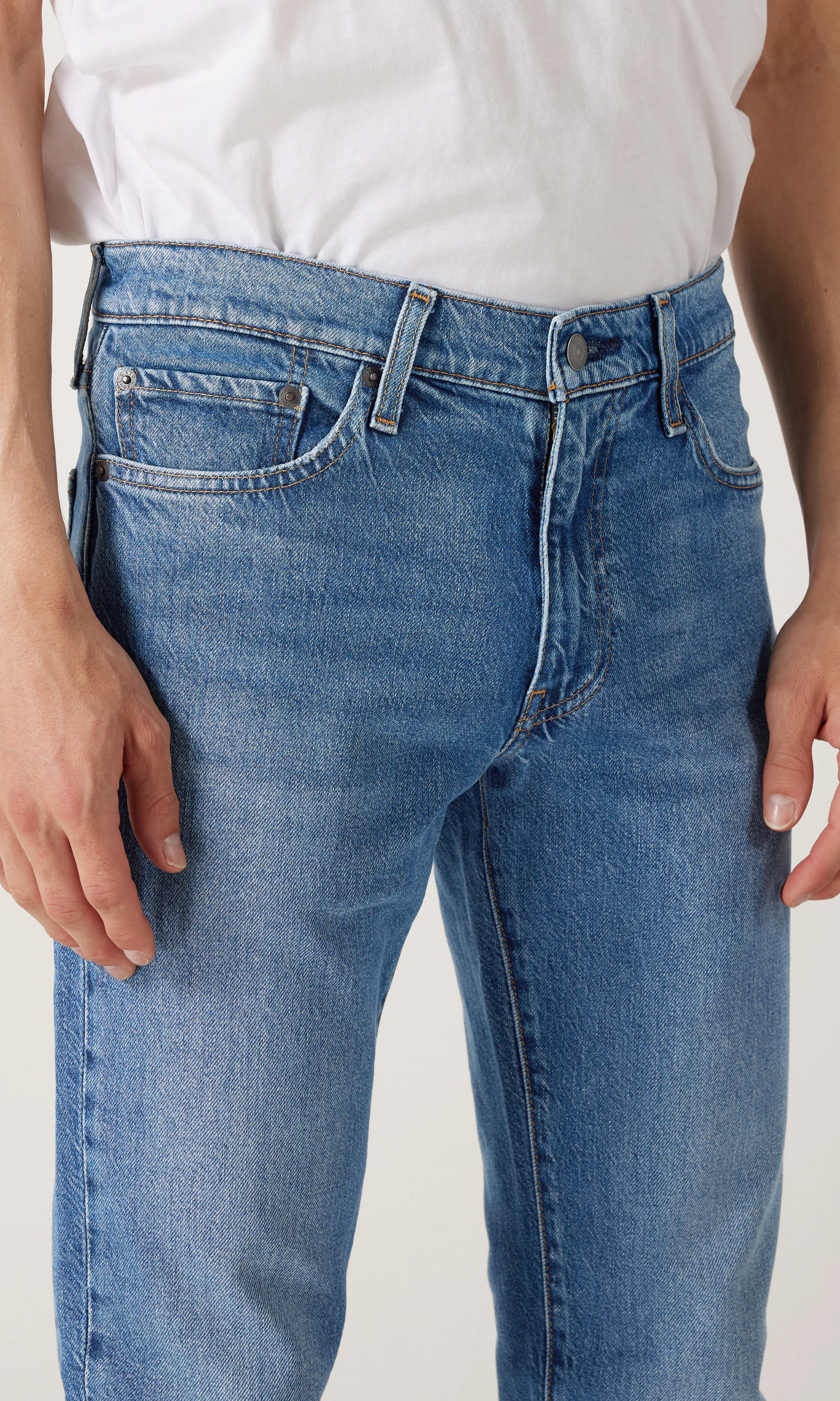 511™ Slim Farkut. Detail 2. Model.