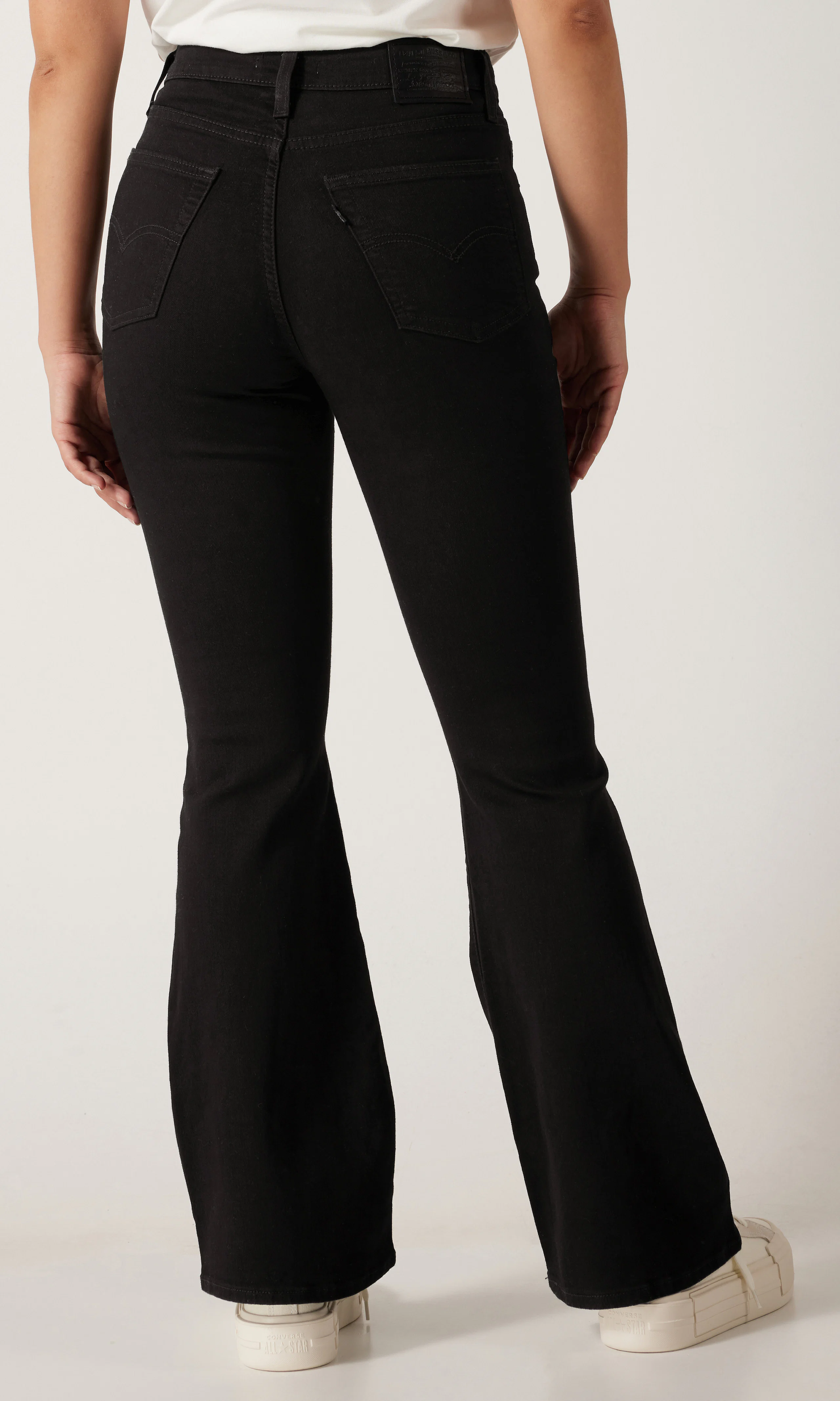 726™ High Rise Flare Mustat Farkut. Back. Model.