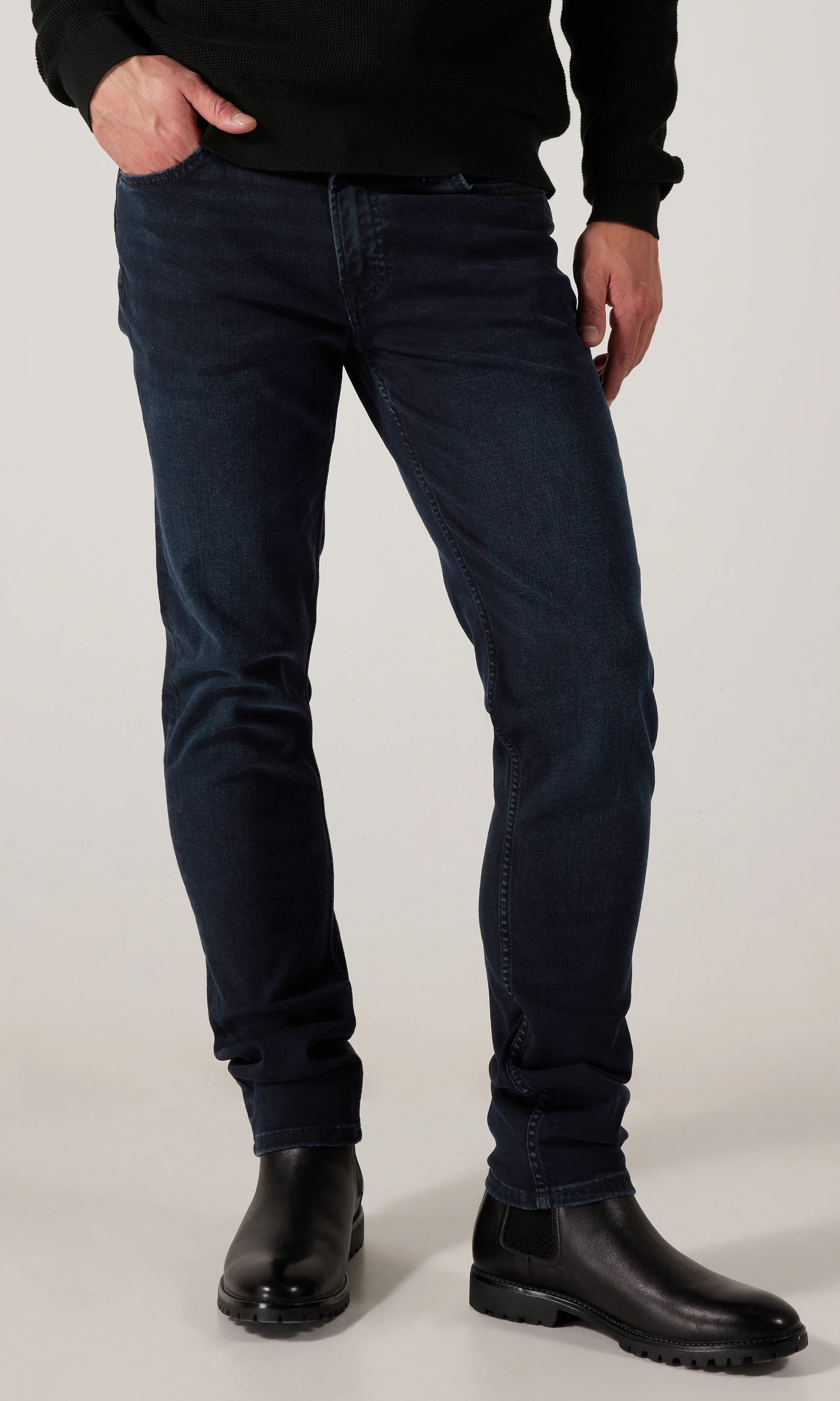 Slim Jeans. Front. Model.