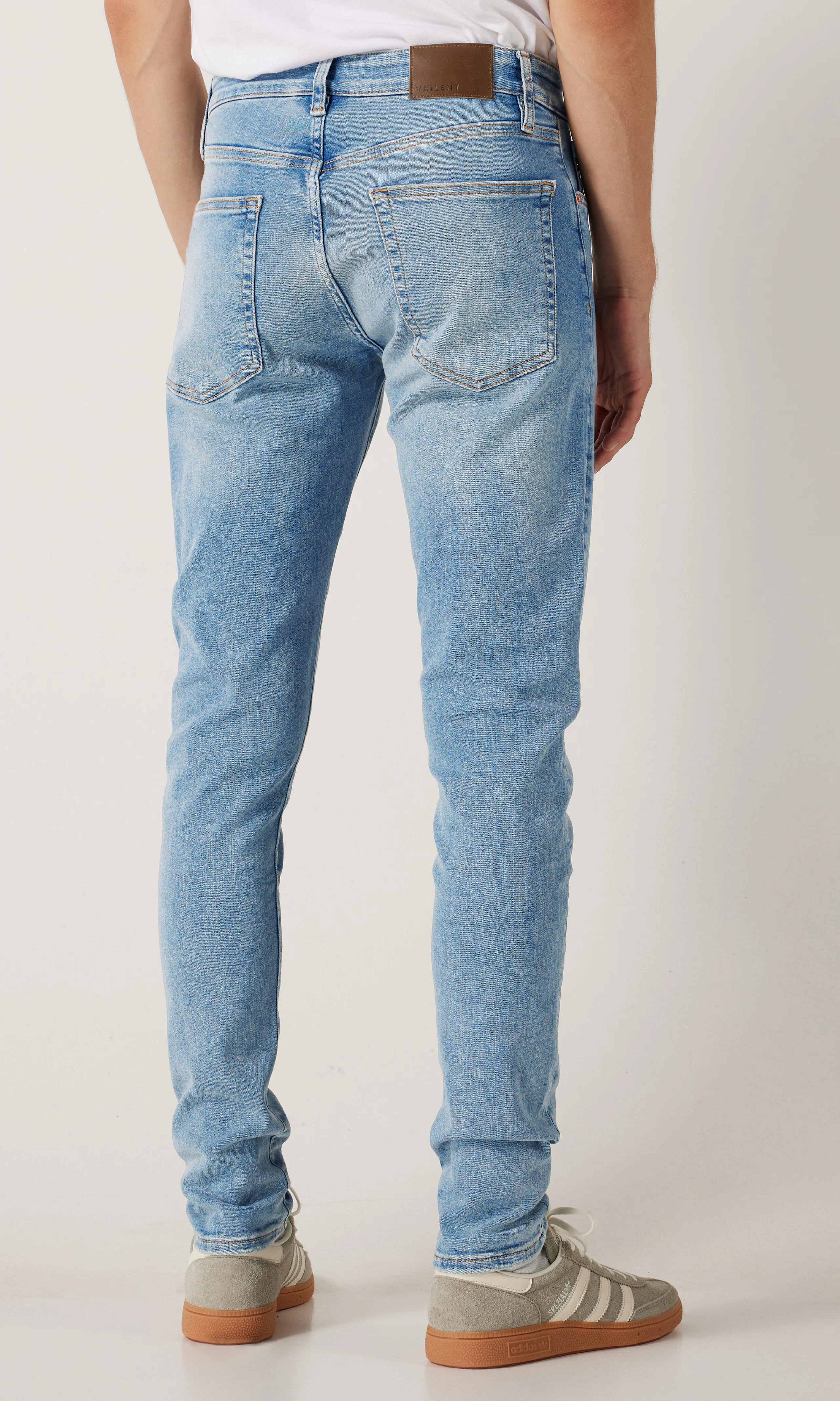Skinny Farkut. Back. Model.