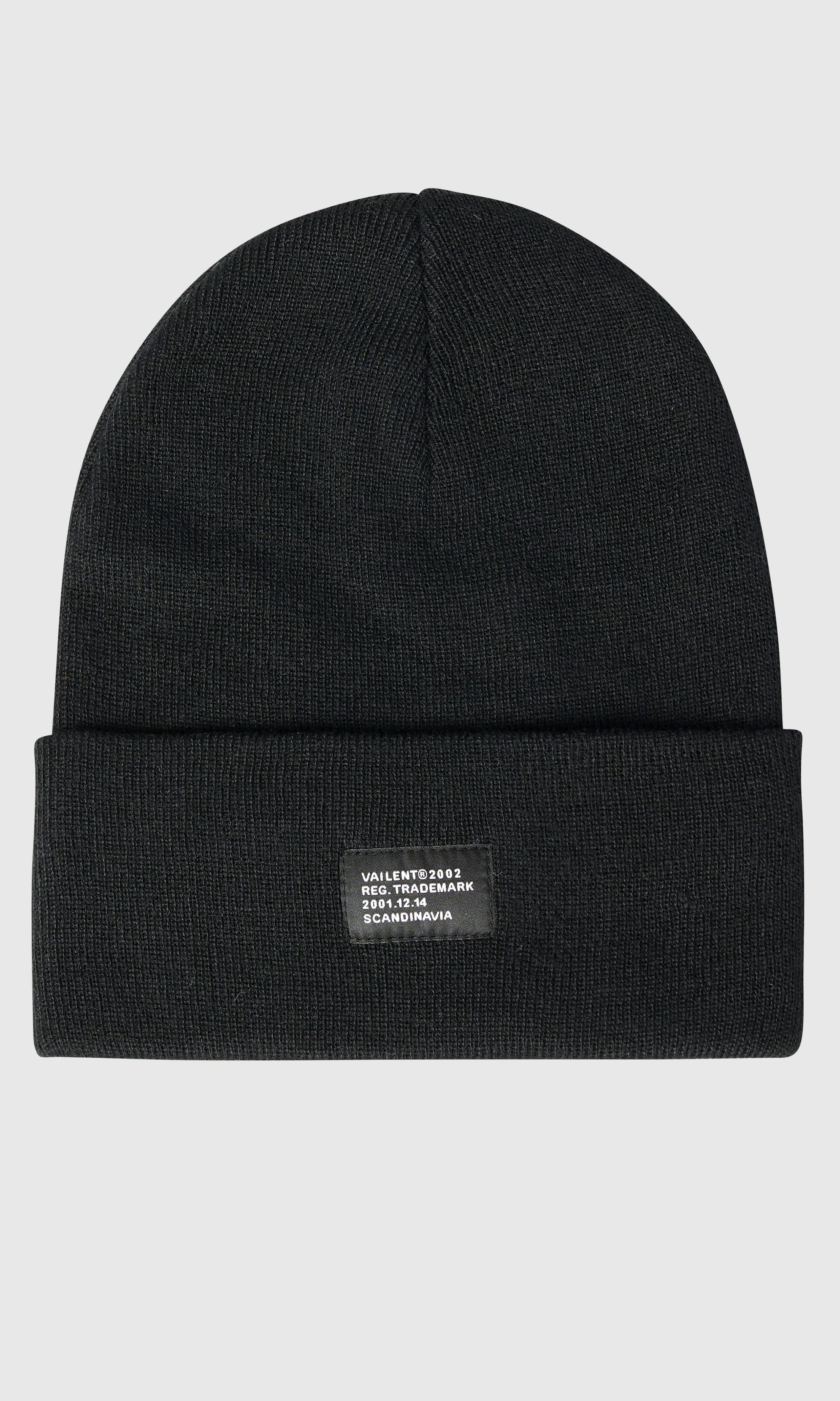 Plain Beanie Lue. Front. Flat.