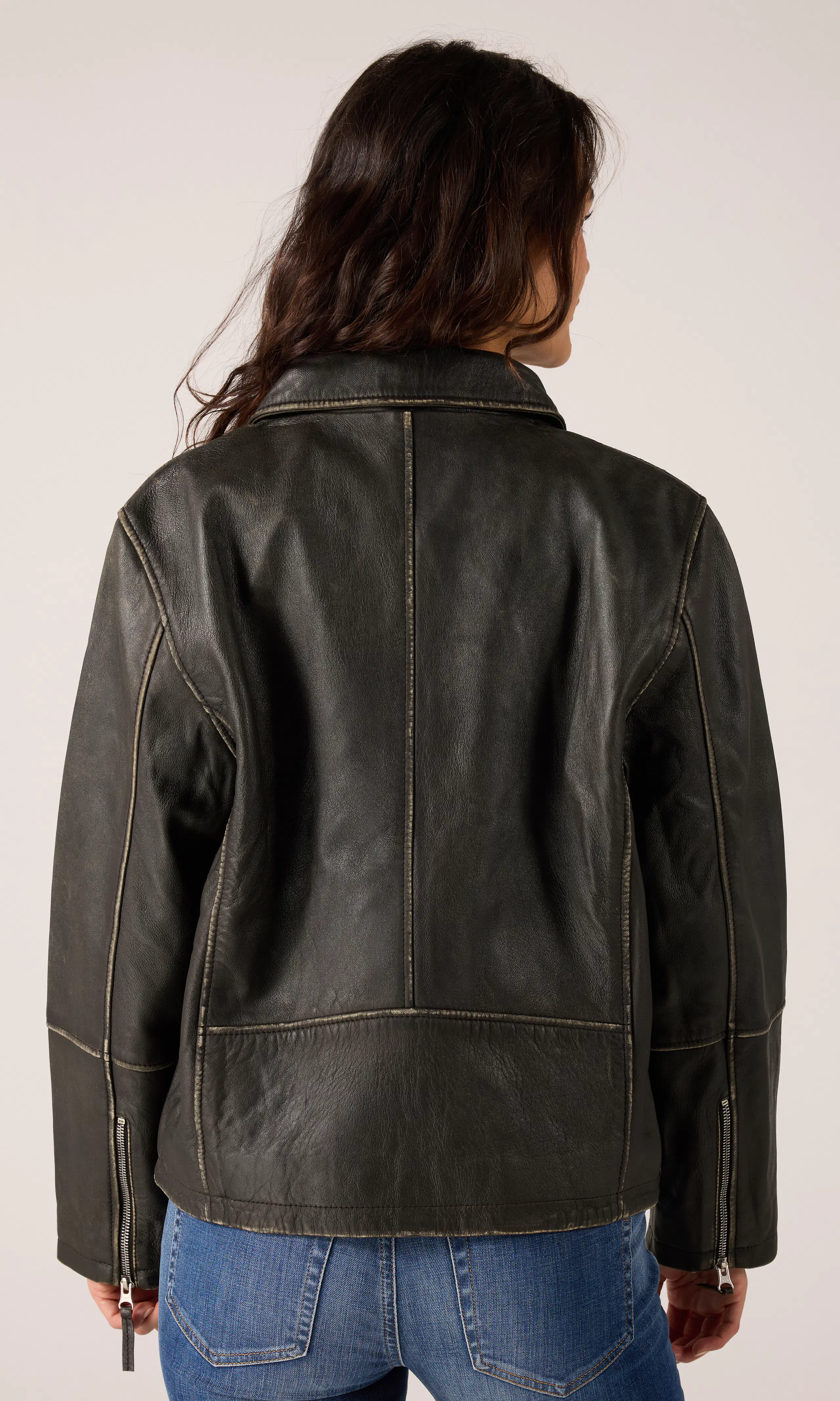 Disa Skinnjacka. Back. Model.